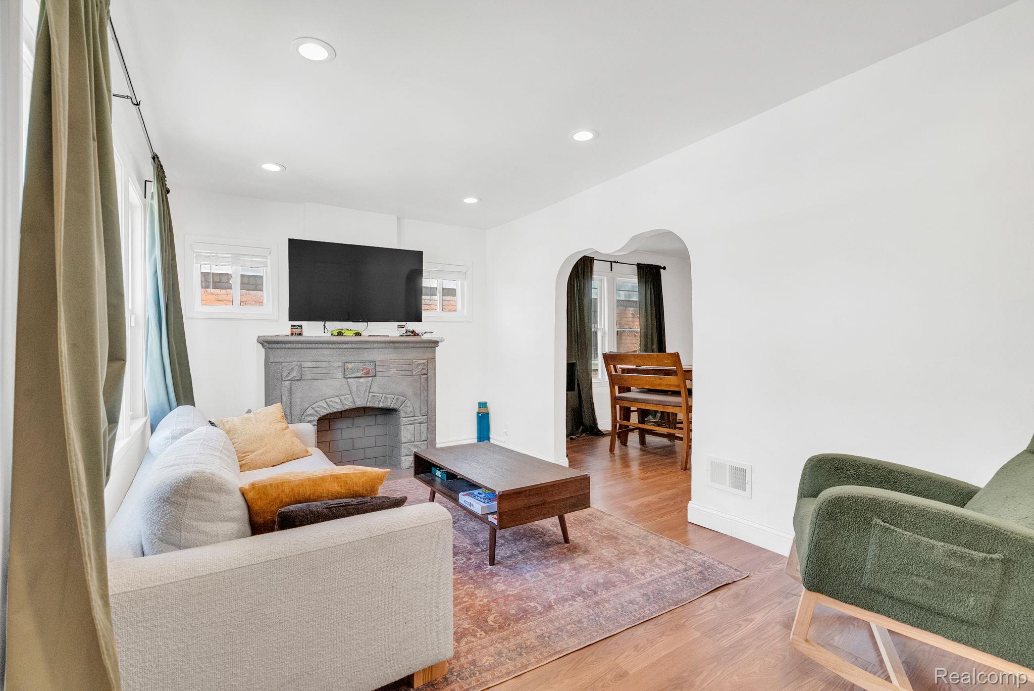 16646 Turner Street Property Photo 6