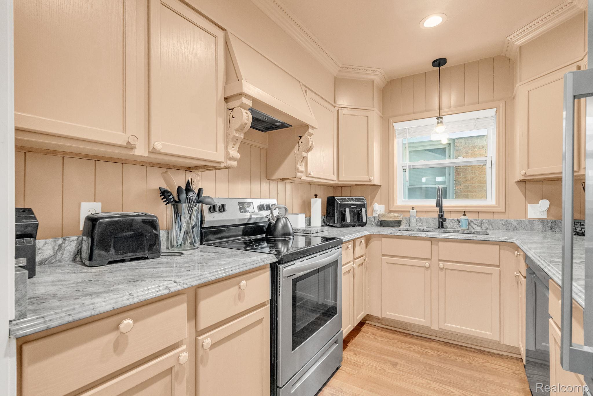 16646 Turner Street Property Photo 13