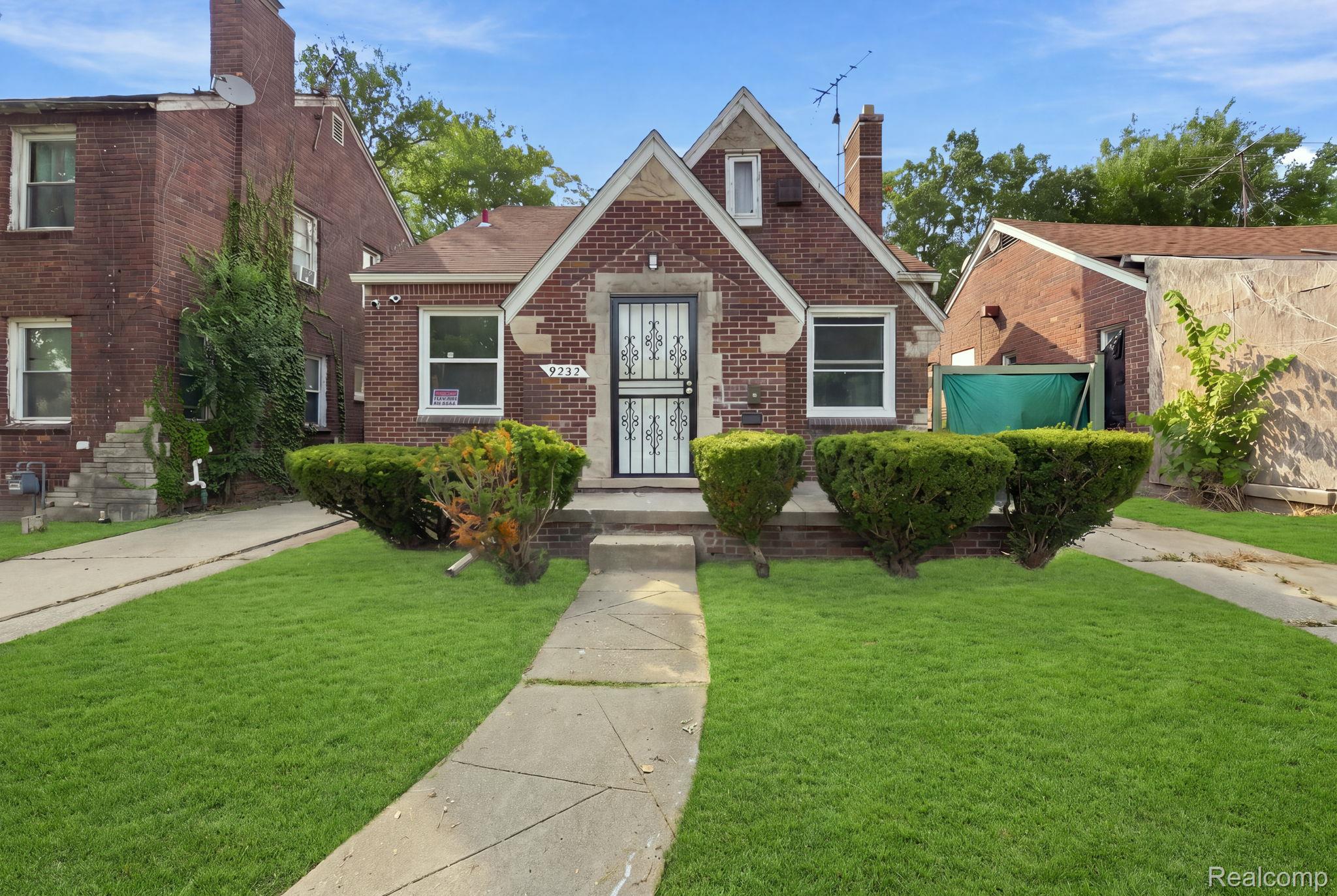 9733 Somerset Avenue Property Photo 2