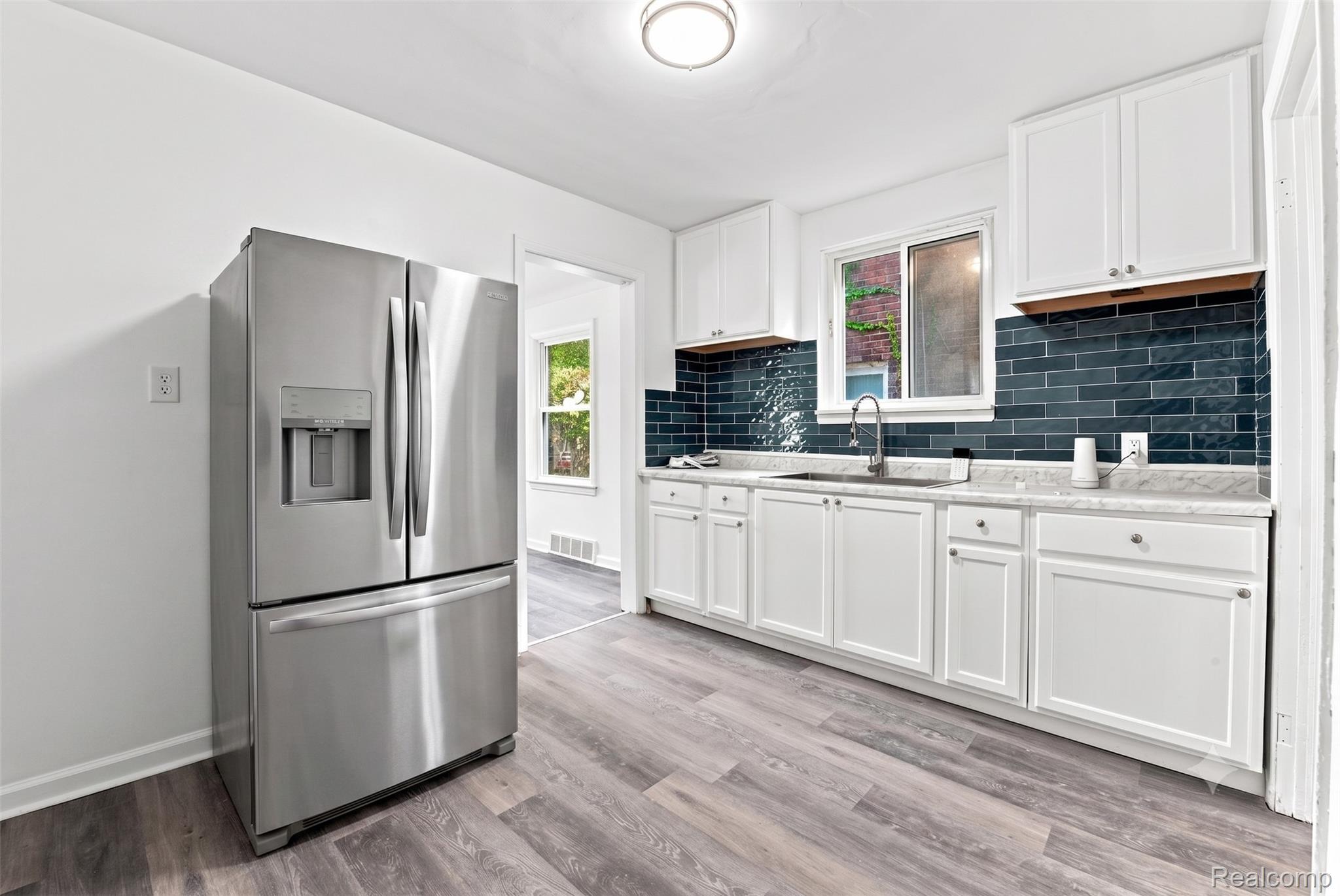 9733 Somerset Avenue Property Photo 10