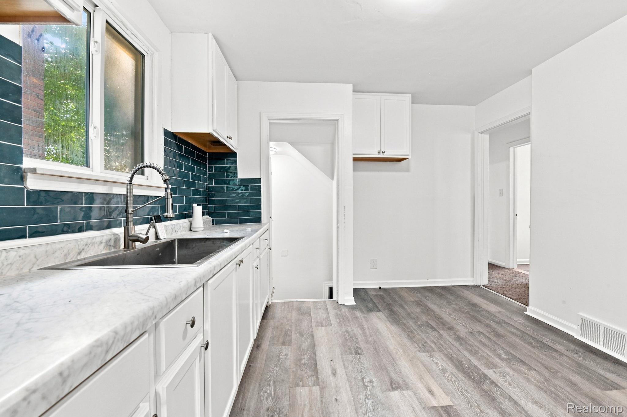 9733 Somerset Avenue Property Photo 11