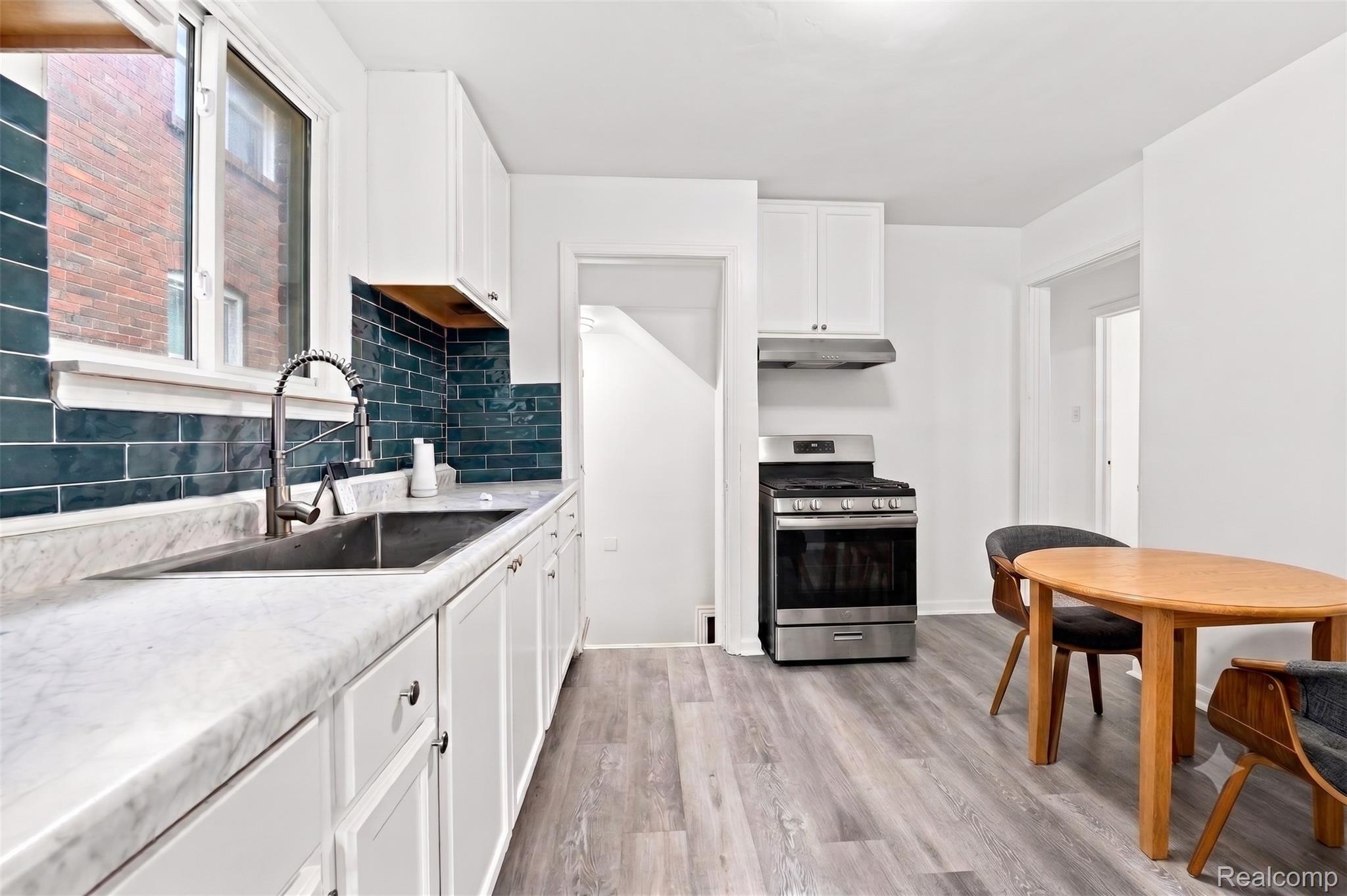 9733 Somerset Avenue Property Photo 12