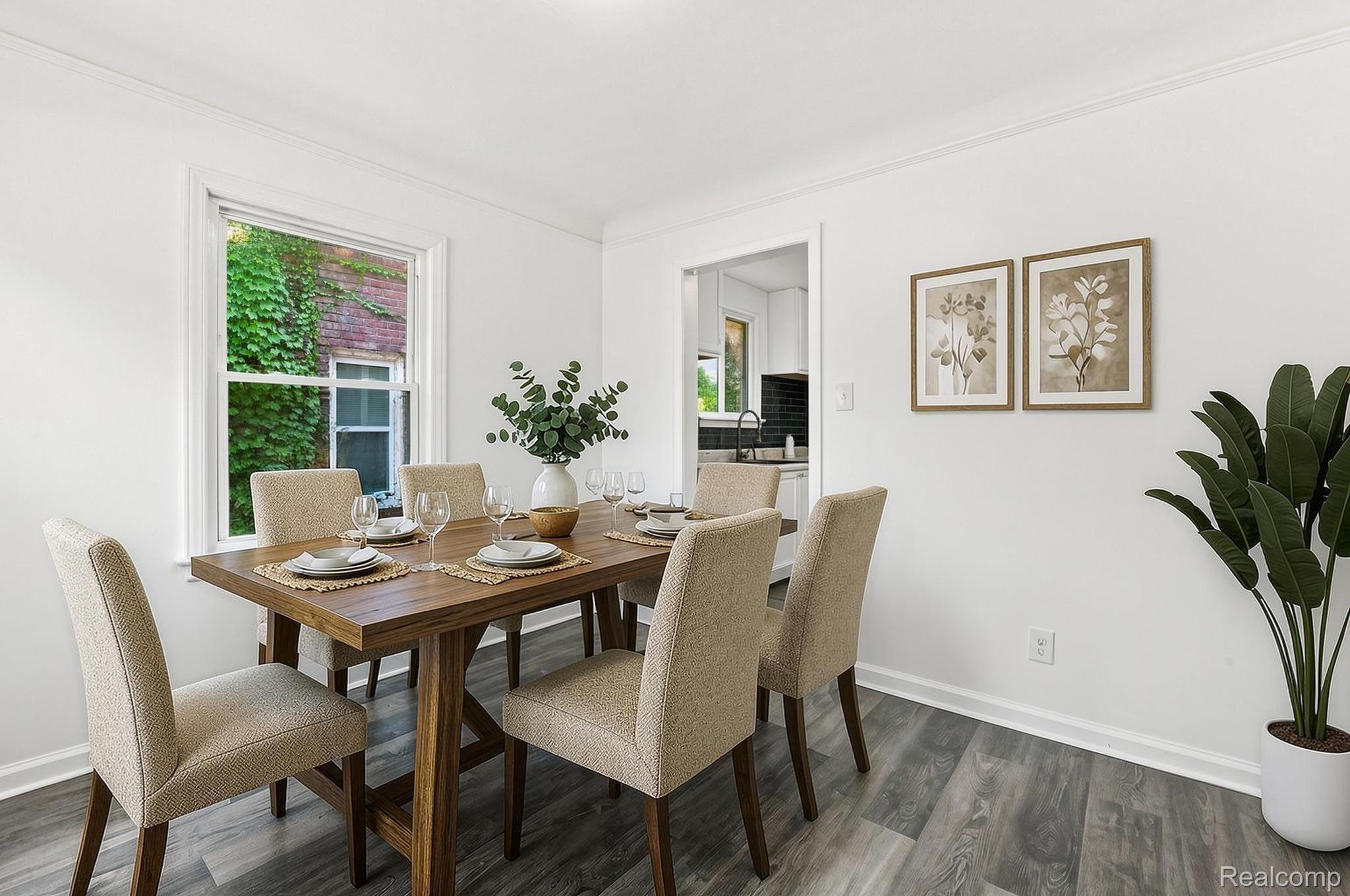 9733 Somerset Avenue Property Photo 14
