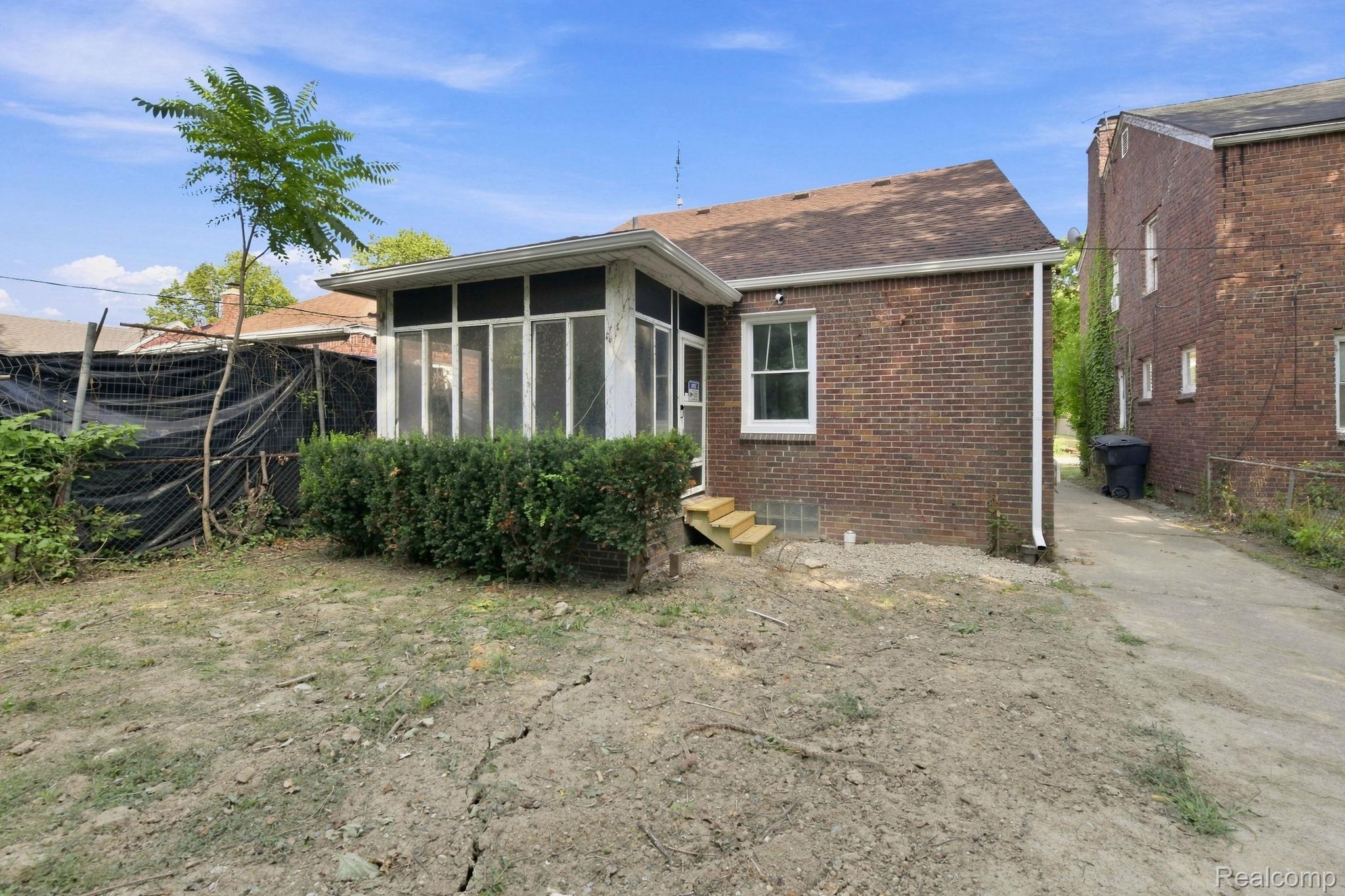 9733 Somerset Avenue Property Photo 27