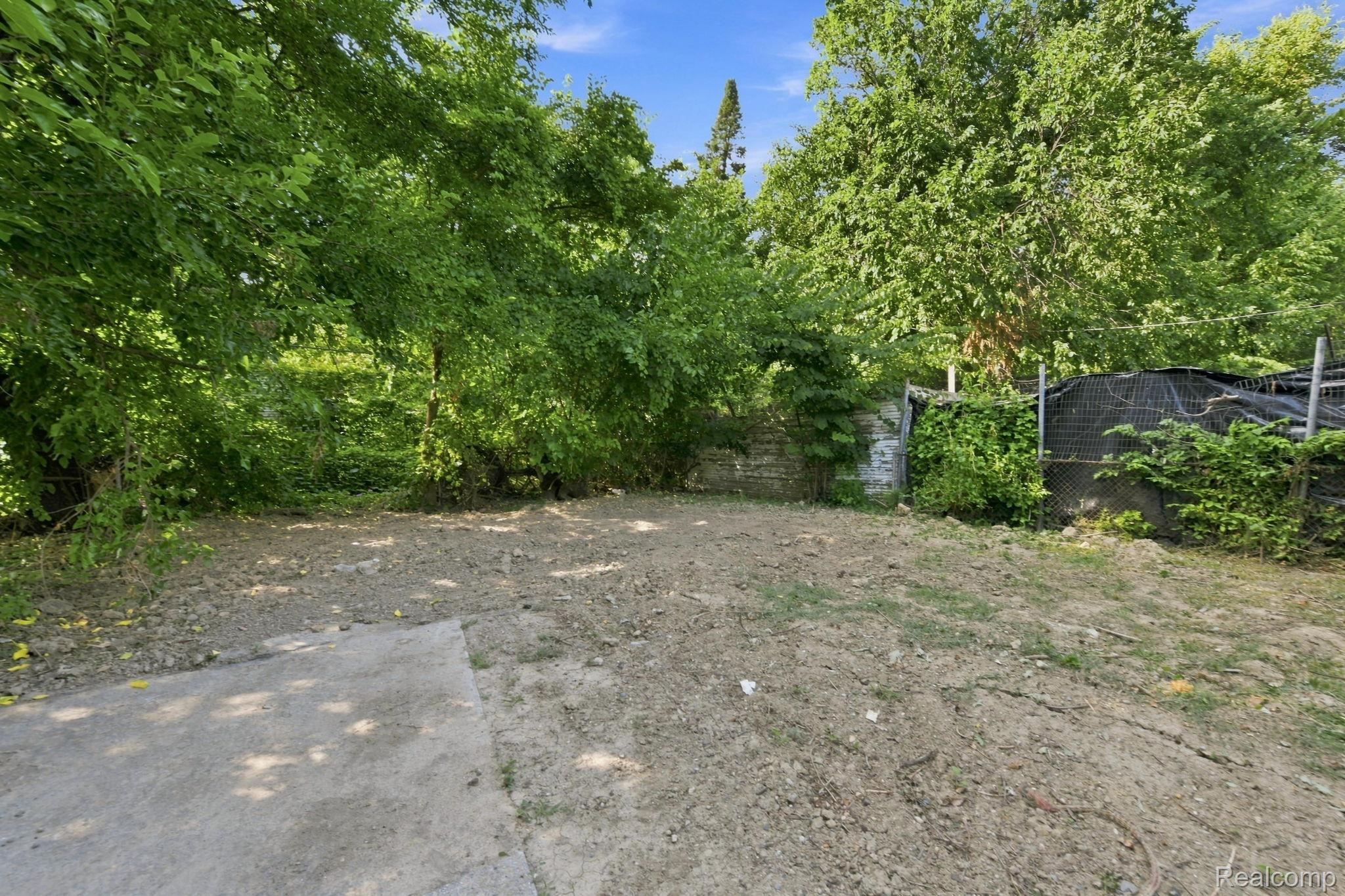 9733 Somerset Avenue Property Photo 29
