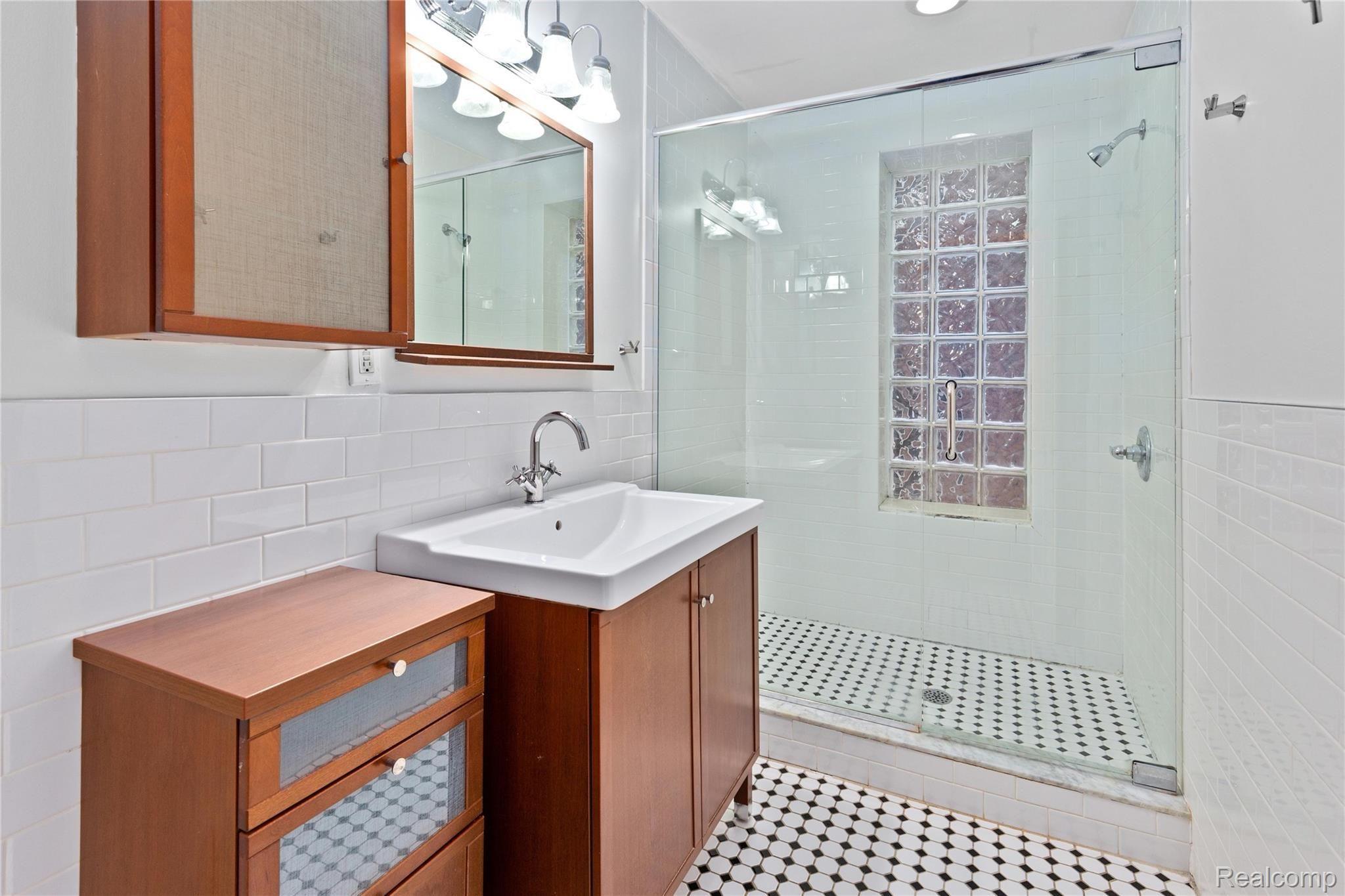 242 E Palmer Street 4 Property Photo 12