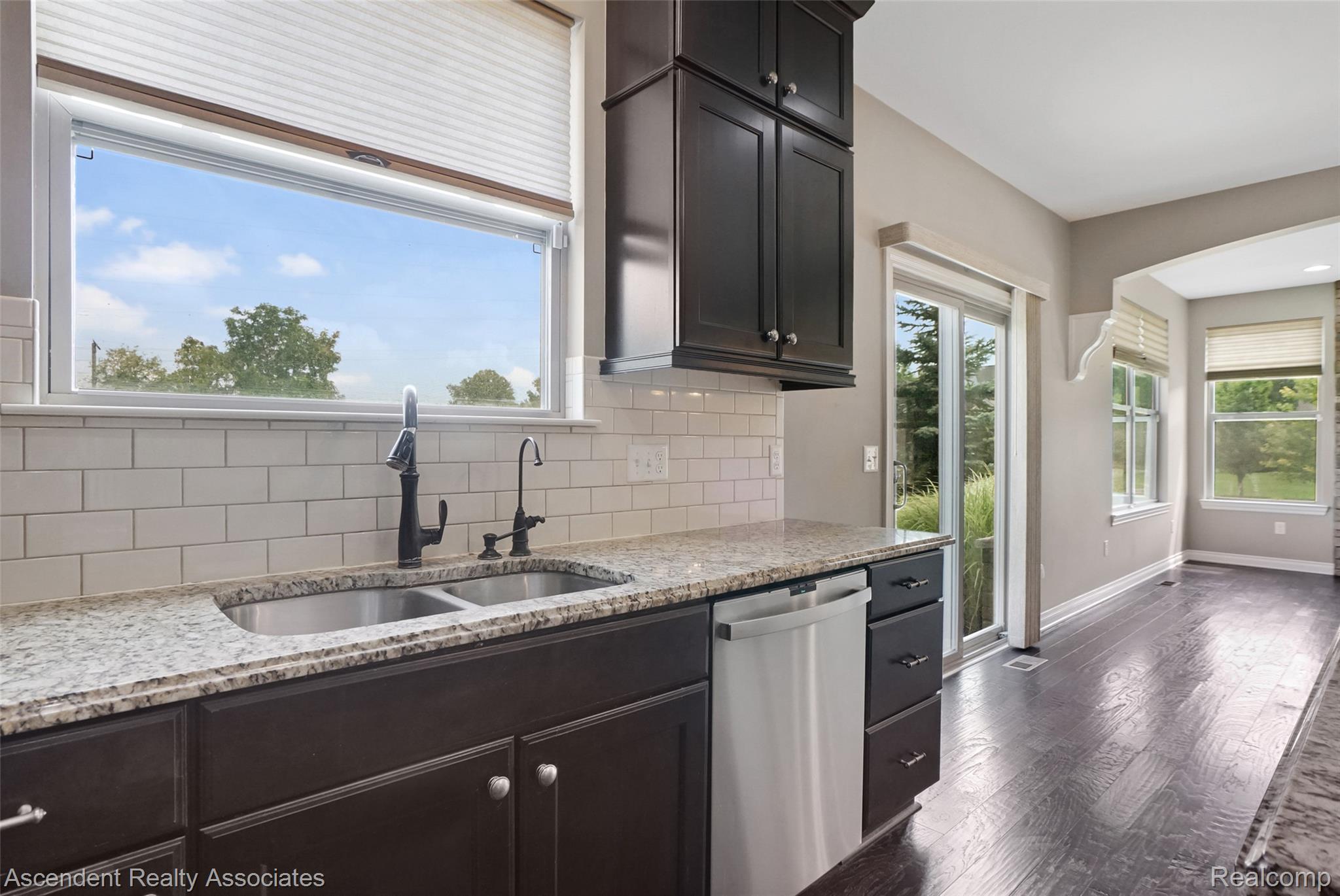 915 Appleton Court Property Photo 14