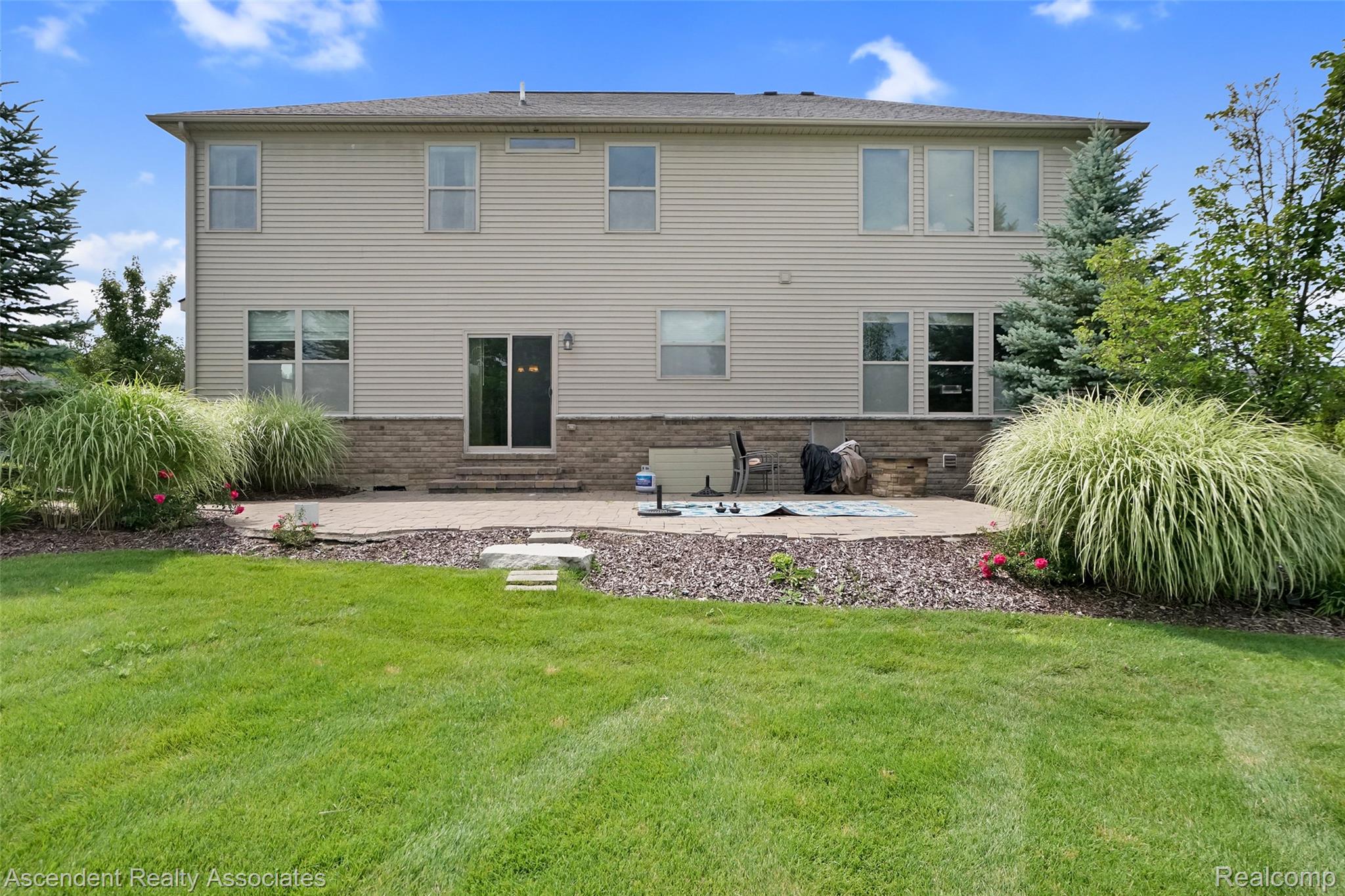 915 Appleton Court Property Photo 33