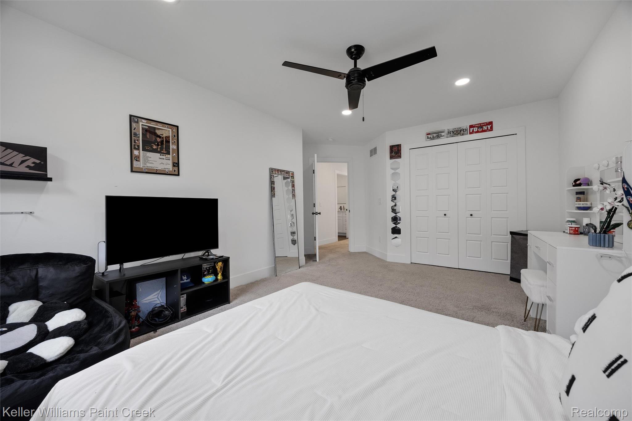 307 Kendry Property Photo 22