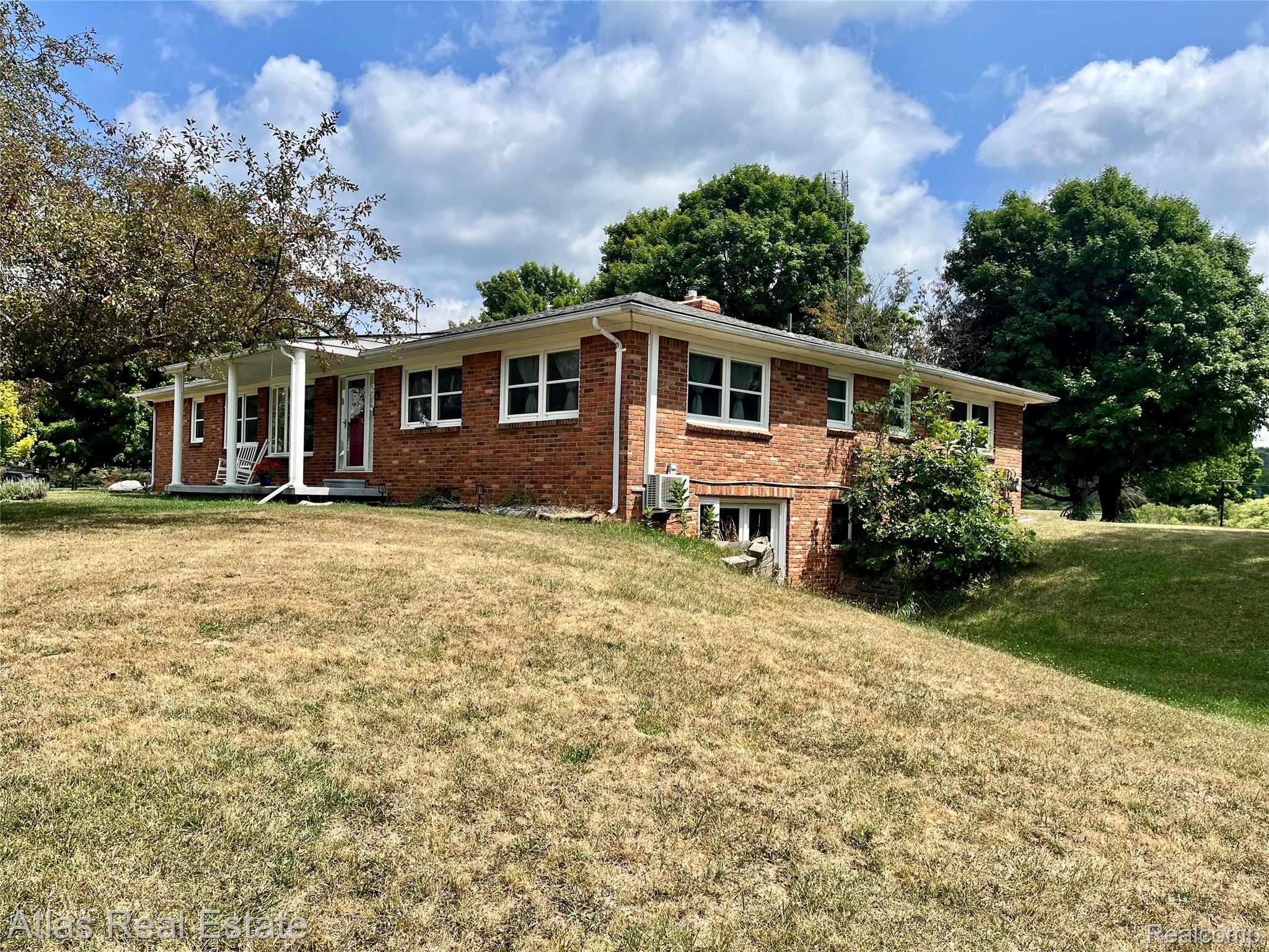12026 Coolidge Road Property Photo 6