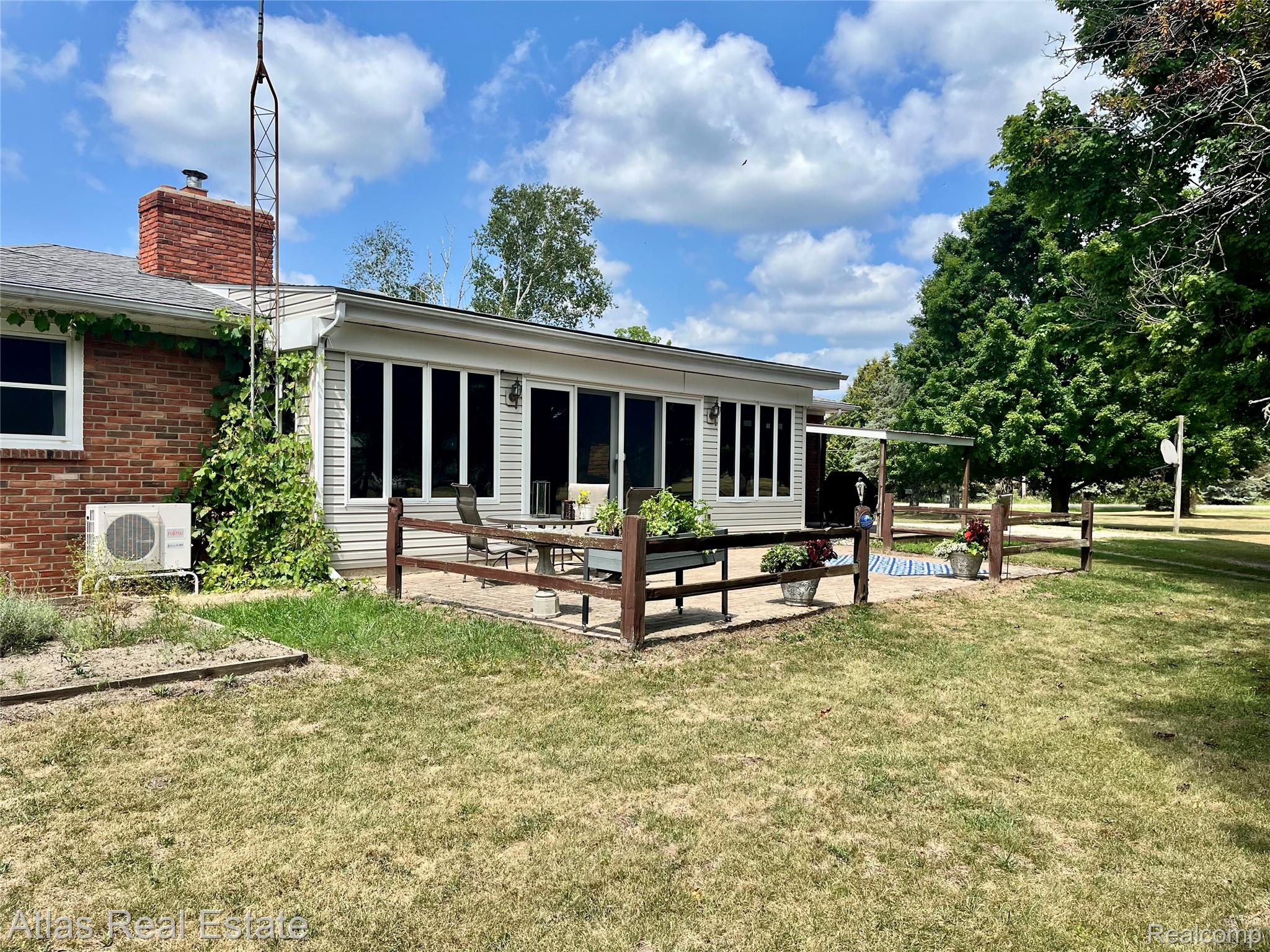 12026 Coolidge Road Property Photo 8