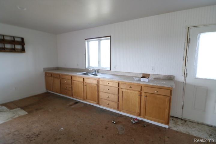 6577 E Deckerville Road Property Photo 7