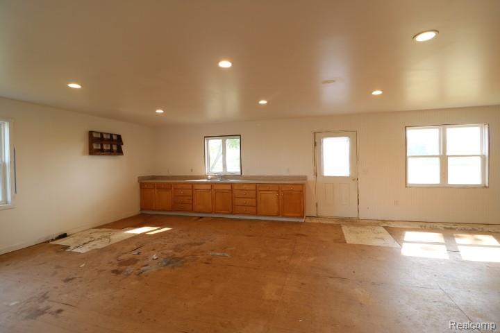 6577 E Deckerville Road Property Photo 8