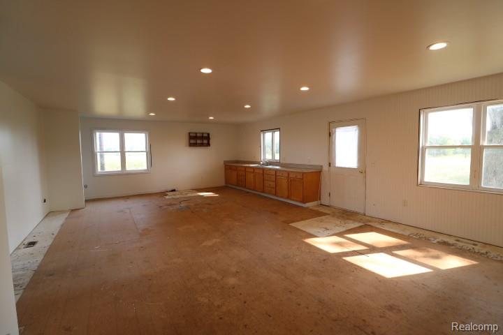 6577 E Deckerville Road Property Photo 9