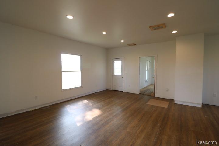 6577 E Deckerville Road Property Photo 10