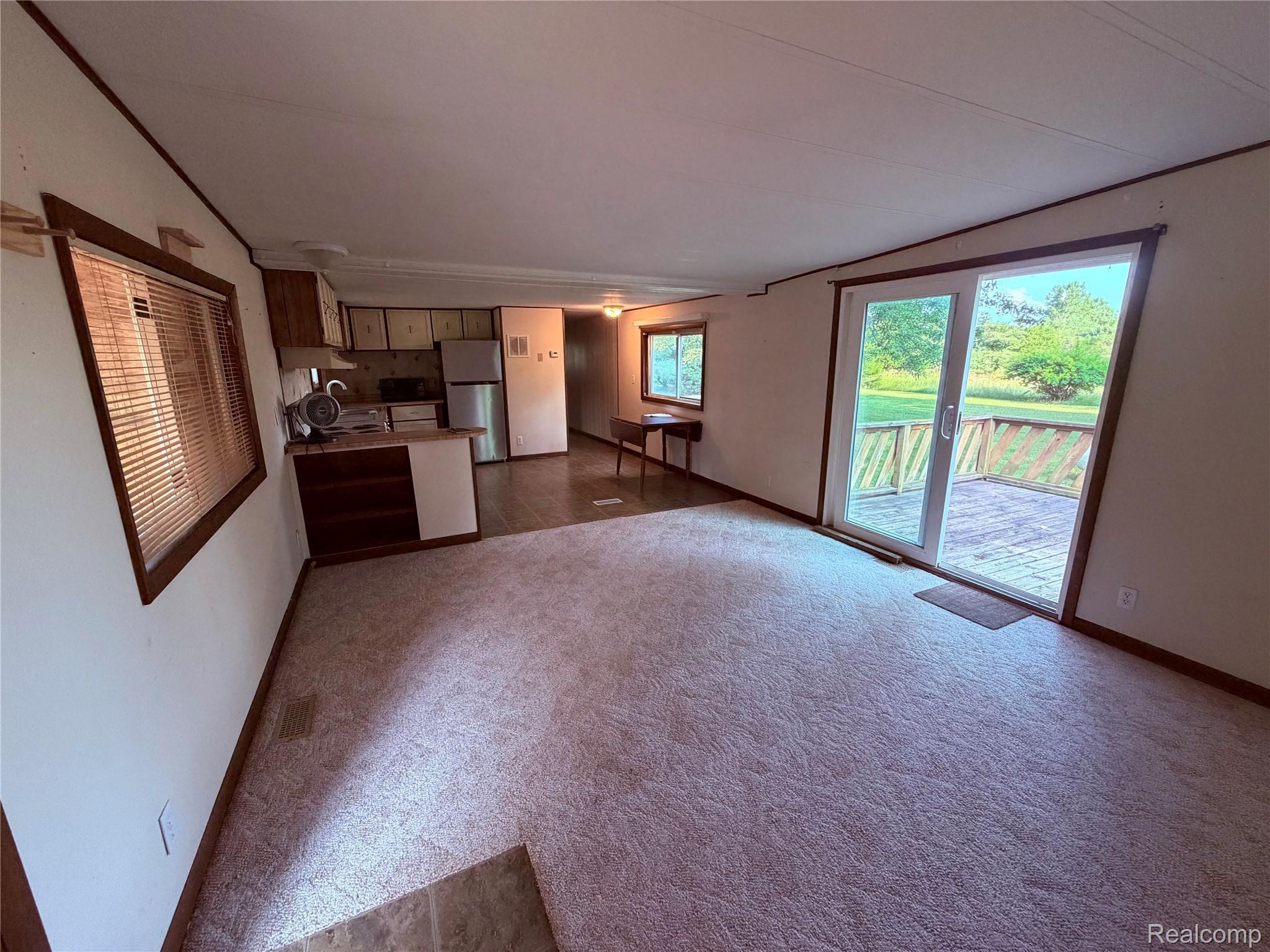 5656 Delong Road Property Photo 15