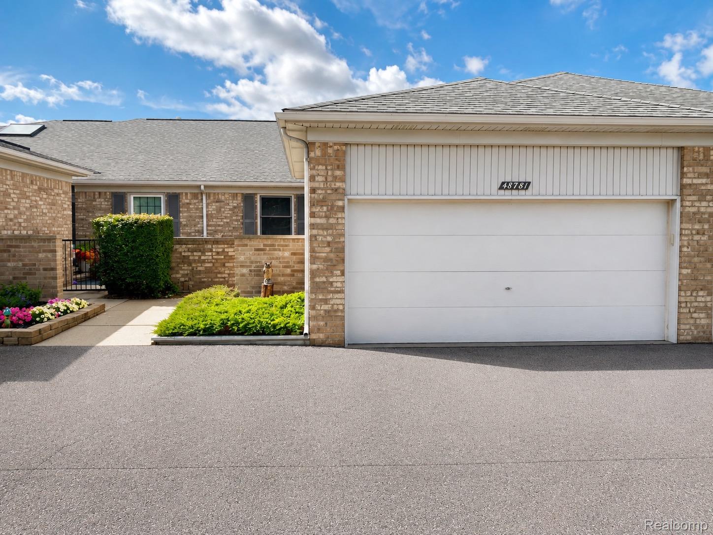 48781 Mill Bank Court Property Photo 1