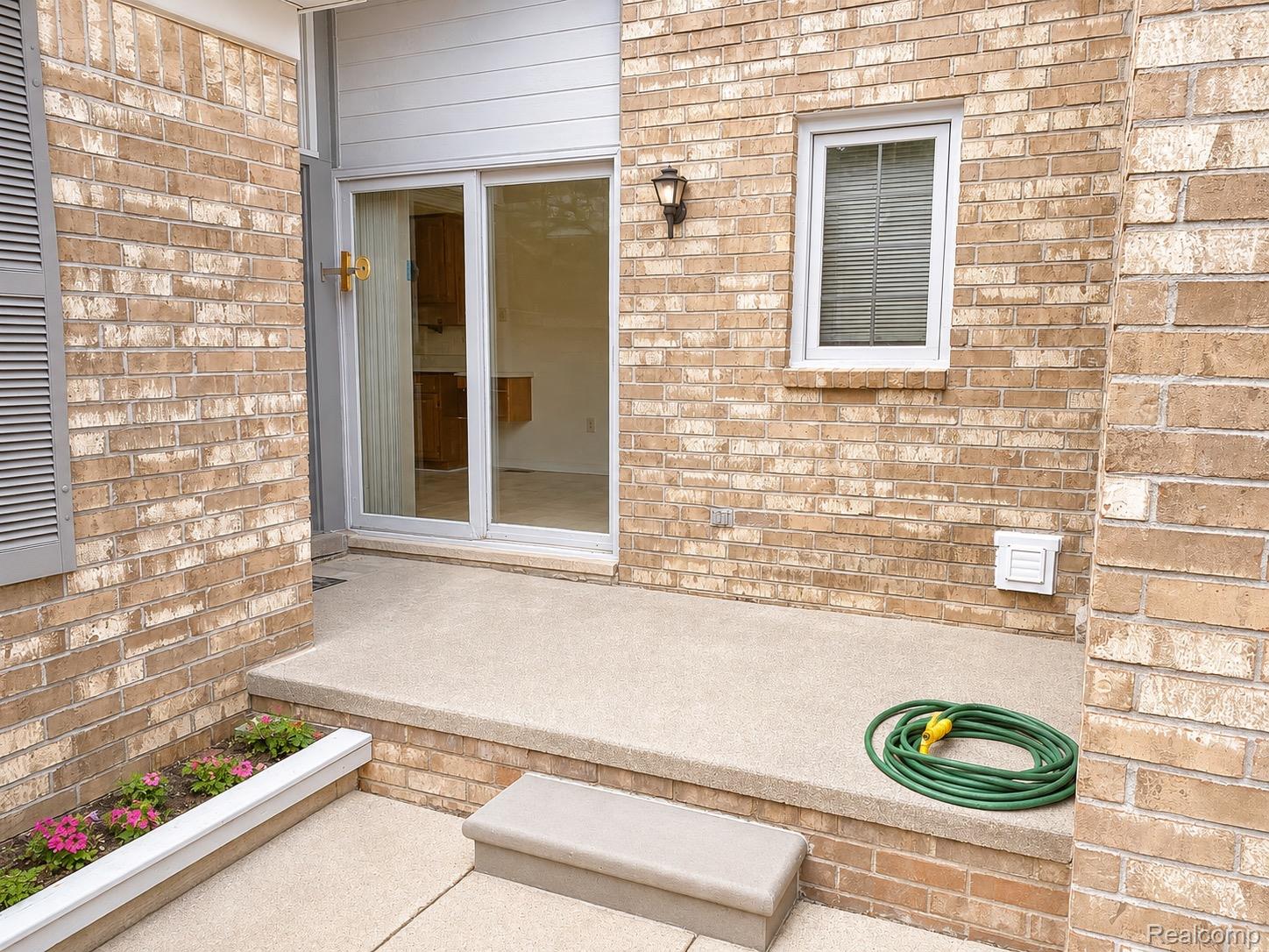 48781 Mill Bank Court Property Photo 4