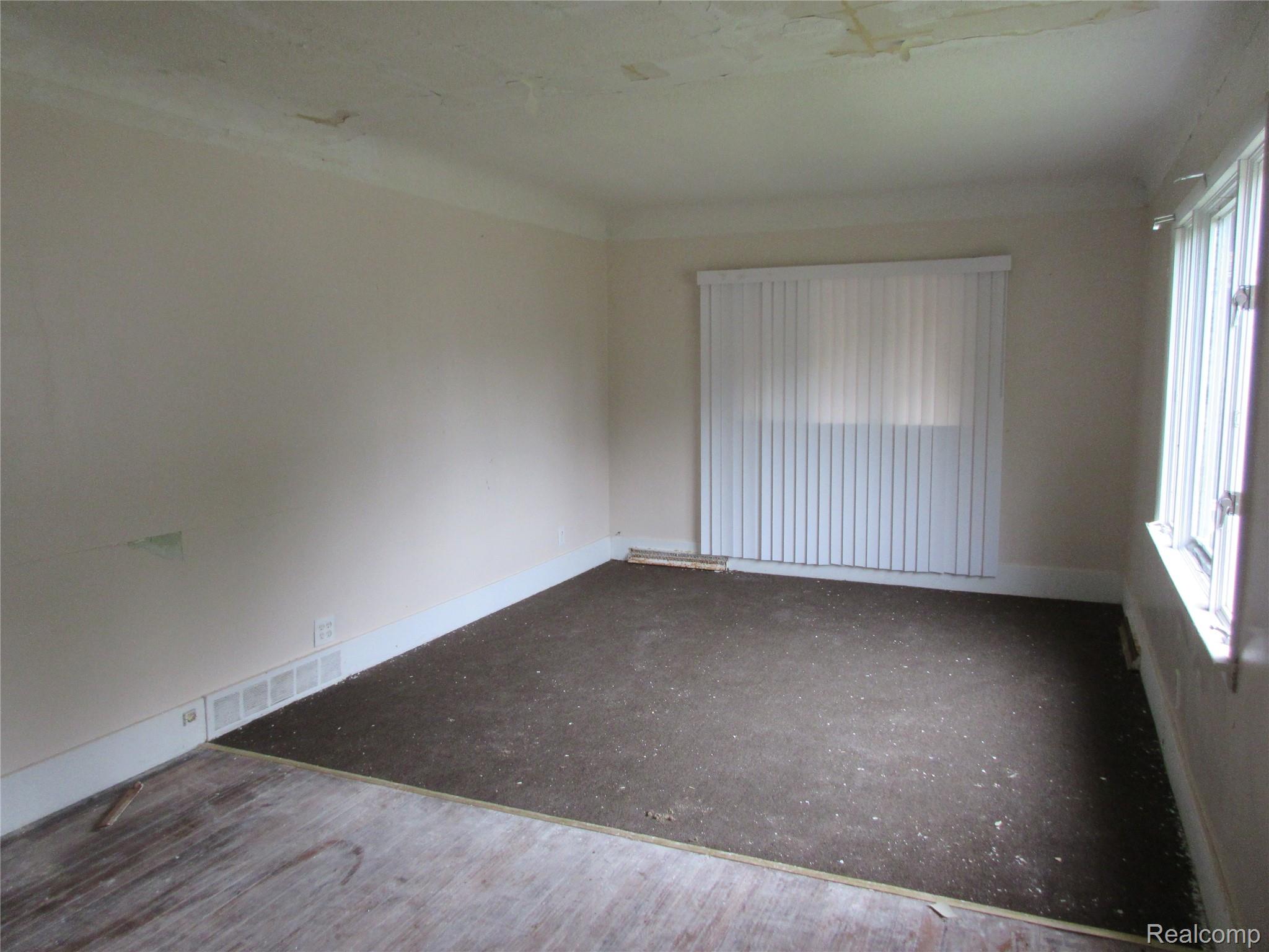 2217 Raskob Street Property Photo 2