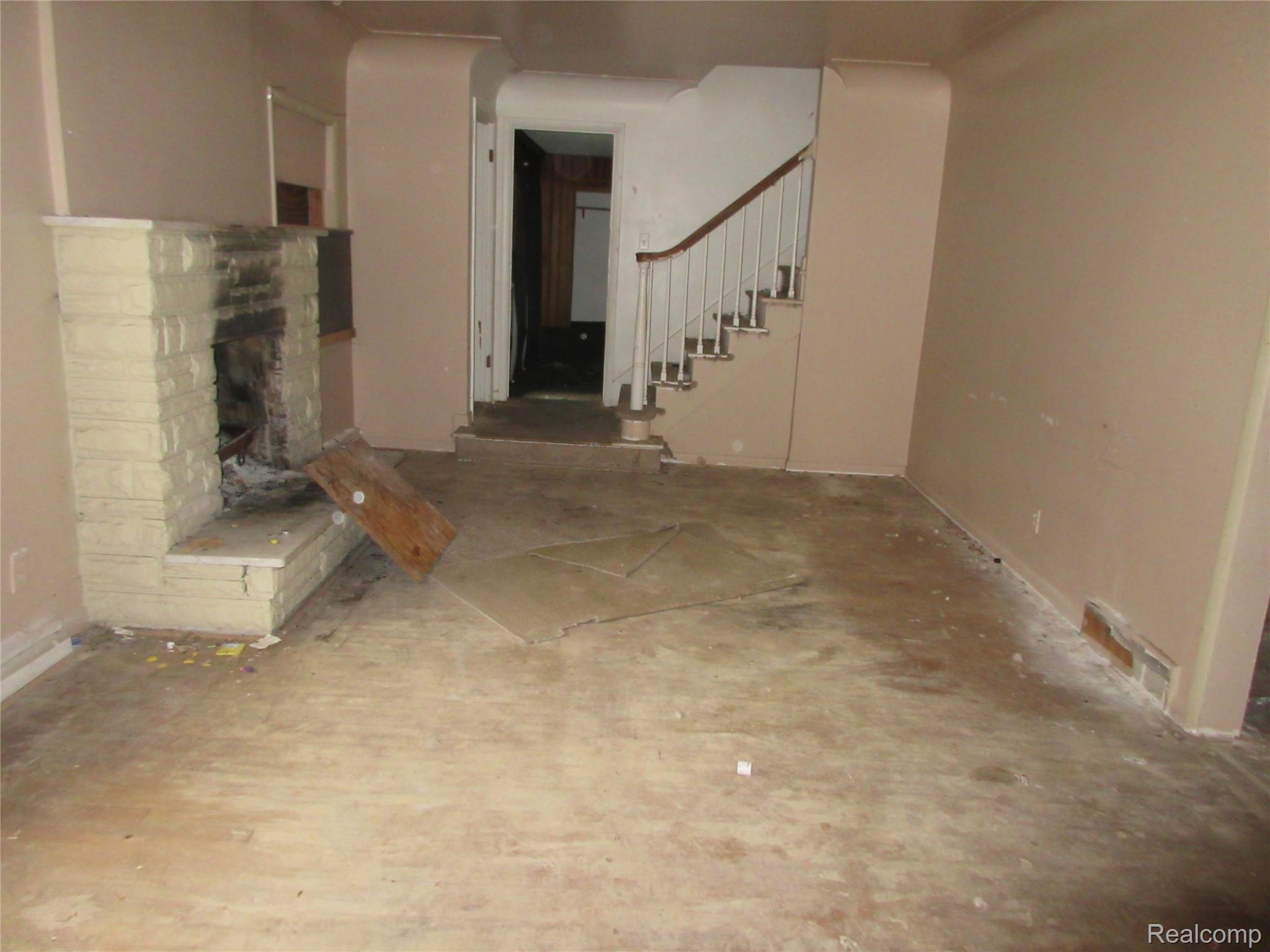 1001 Copeman Boulevard Property Photo 2