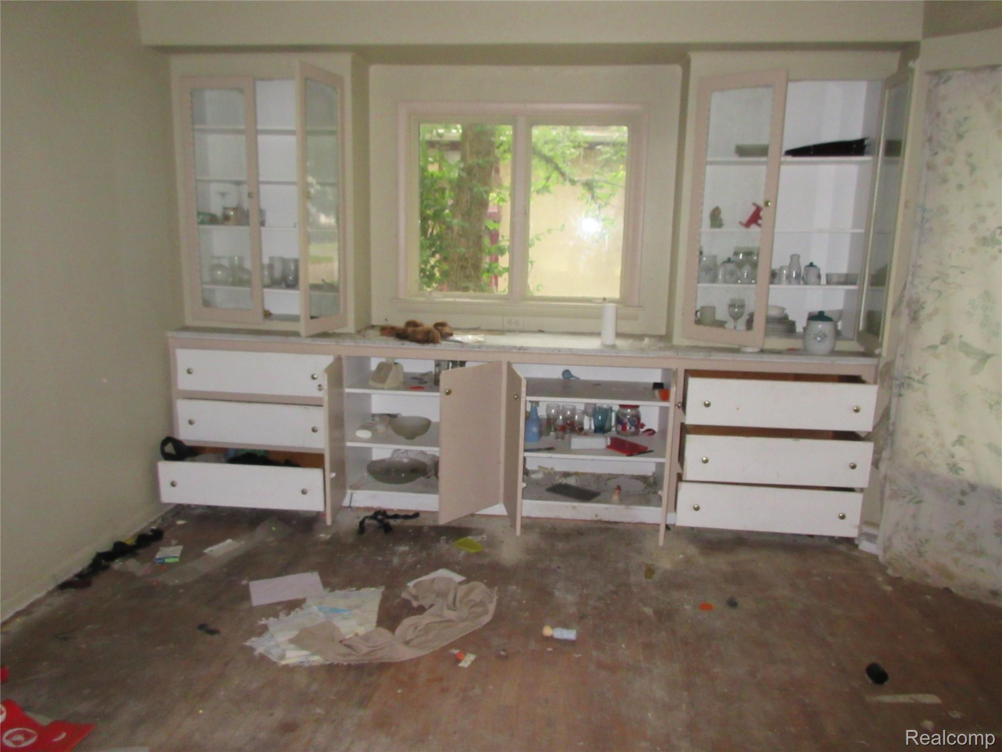 1001 Copeman Boulevard Property Photo 3