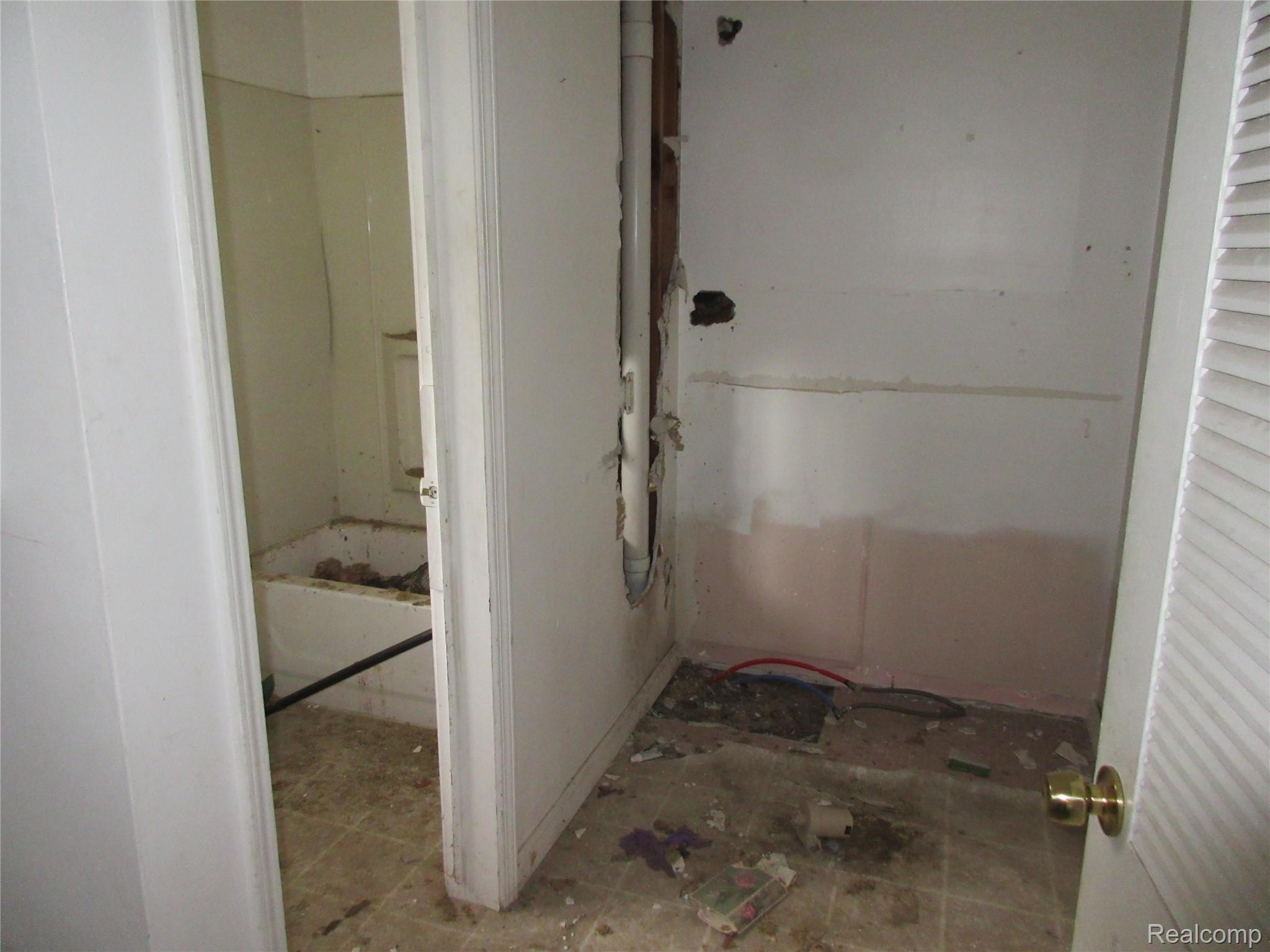 1001 Copeman Boulevard Property Photo 7