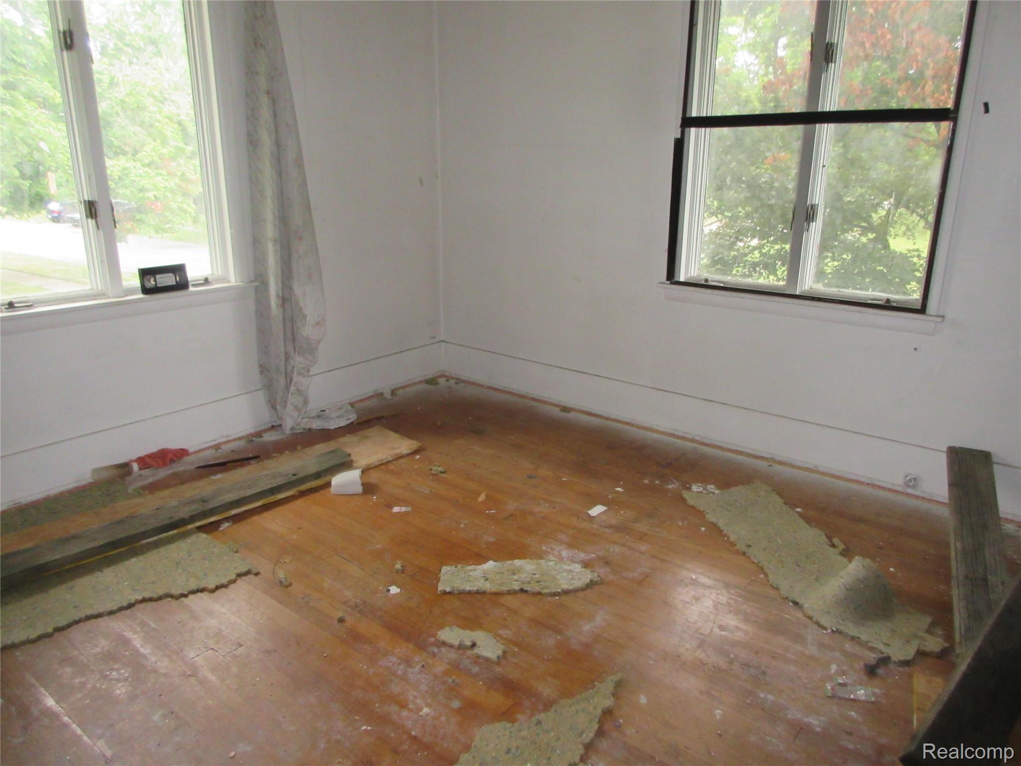 1001 Copeman Boulevard Property Photo 10