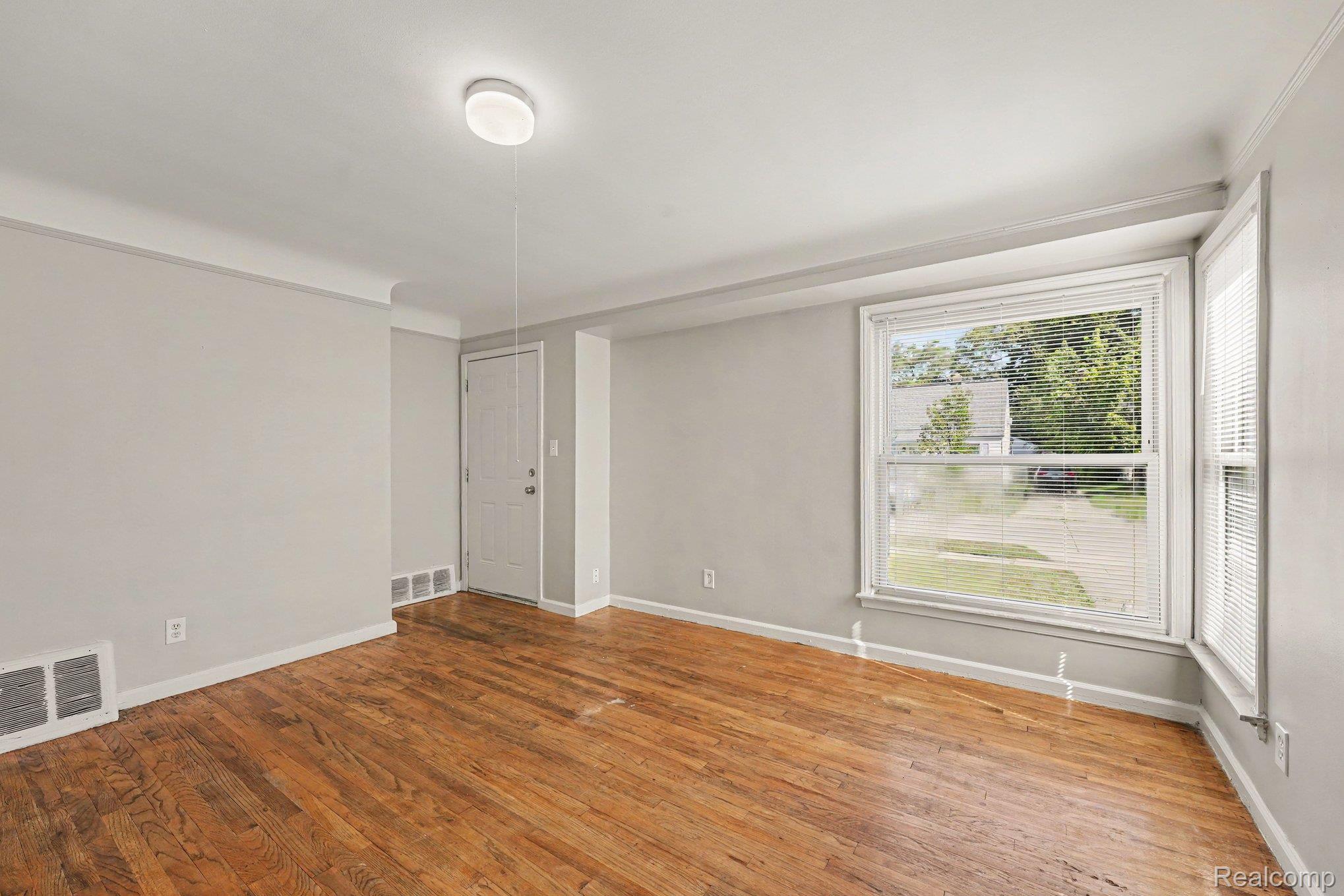 24435 Colgate Street Property Photo 6