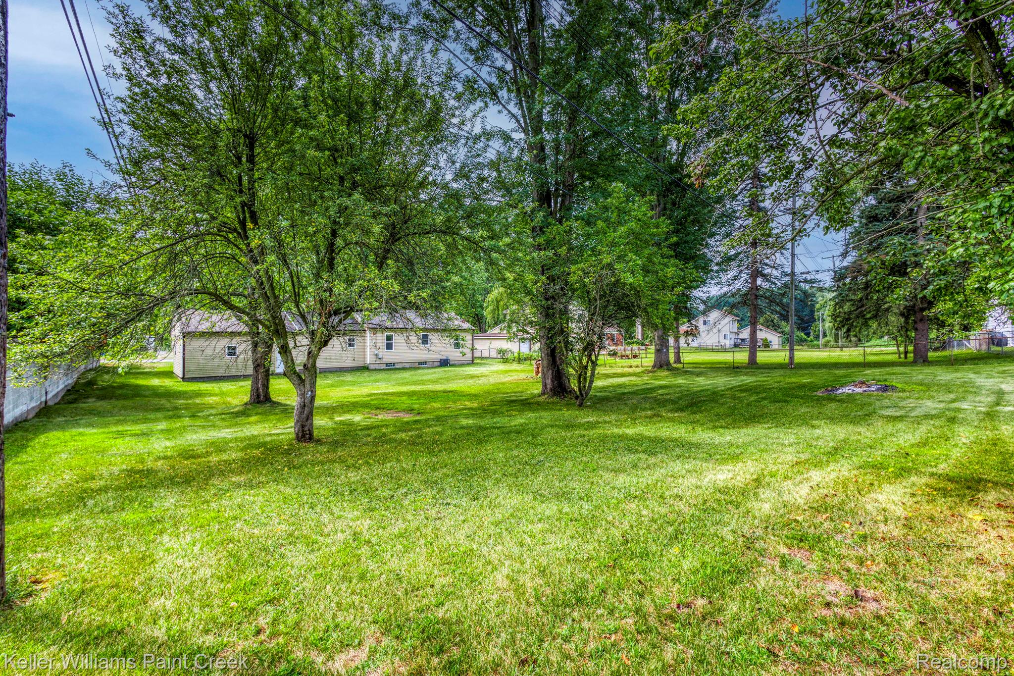 2244 Hammerslea Road Property Photo 17