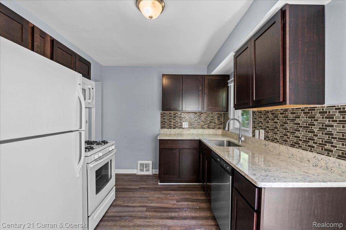 24708 Stanford Street Property Photo 15