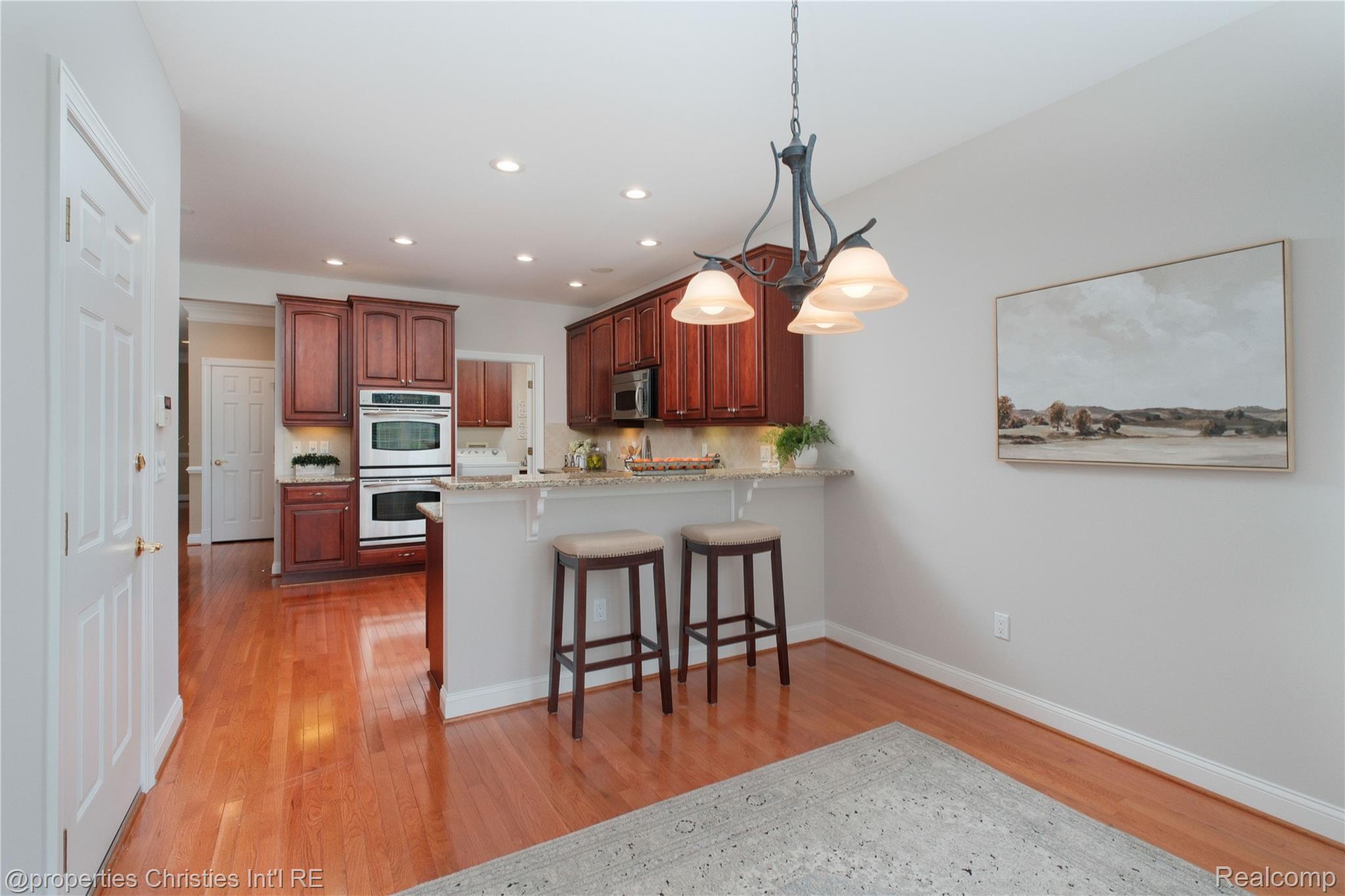 45042 Broadmoor Circle Property Photo 13
