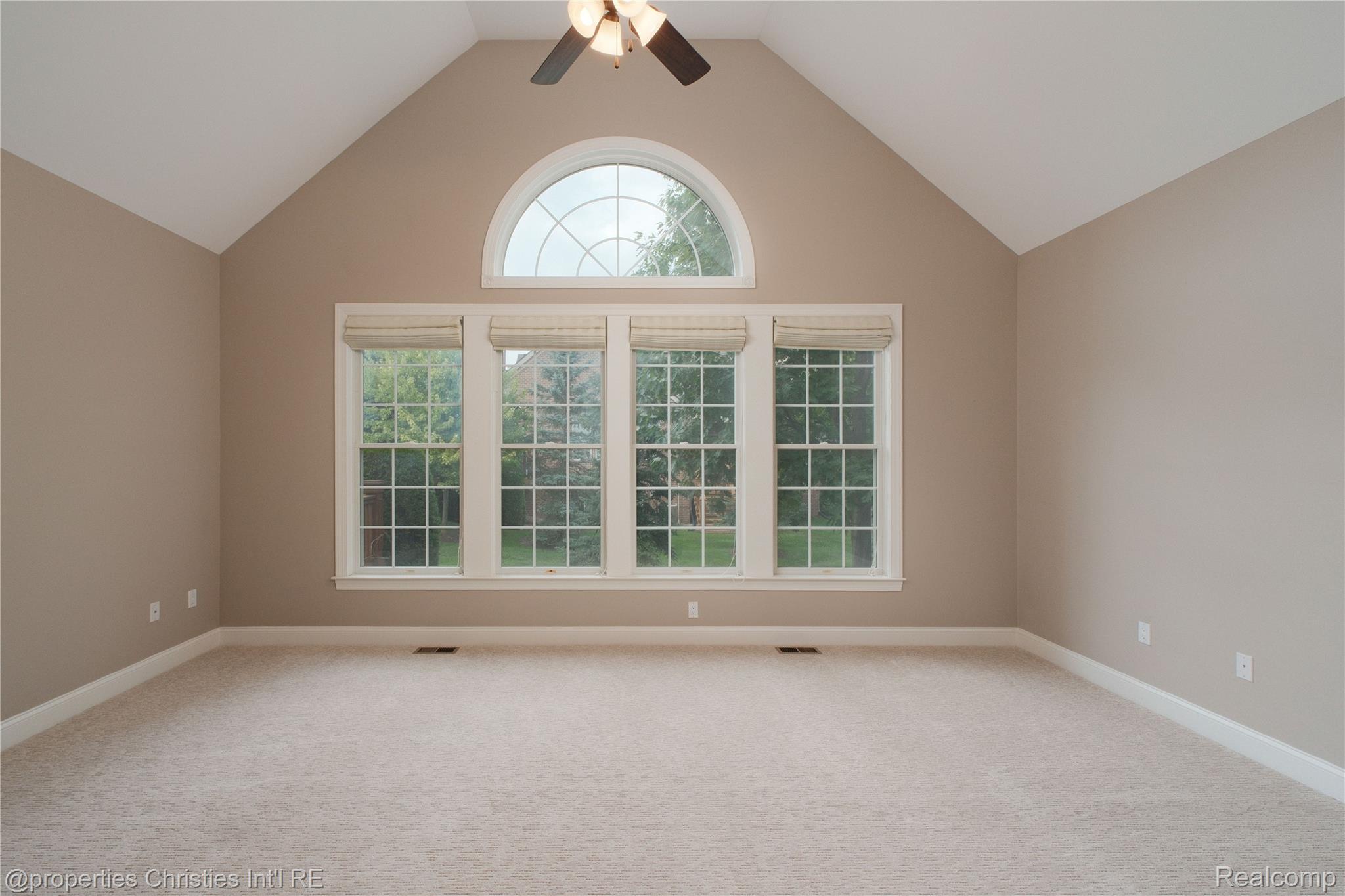 45042 Broadmoor Circle Property Photo 24