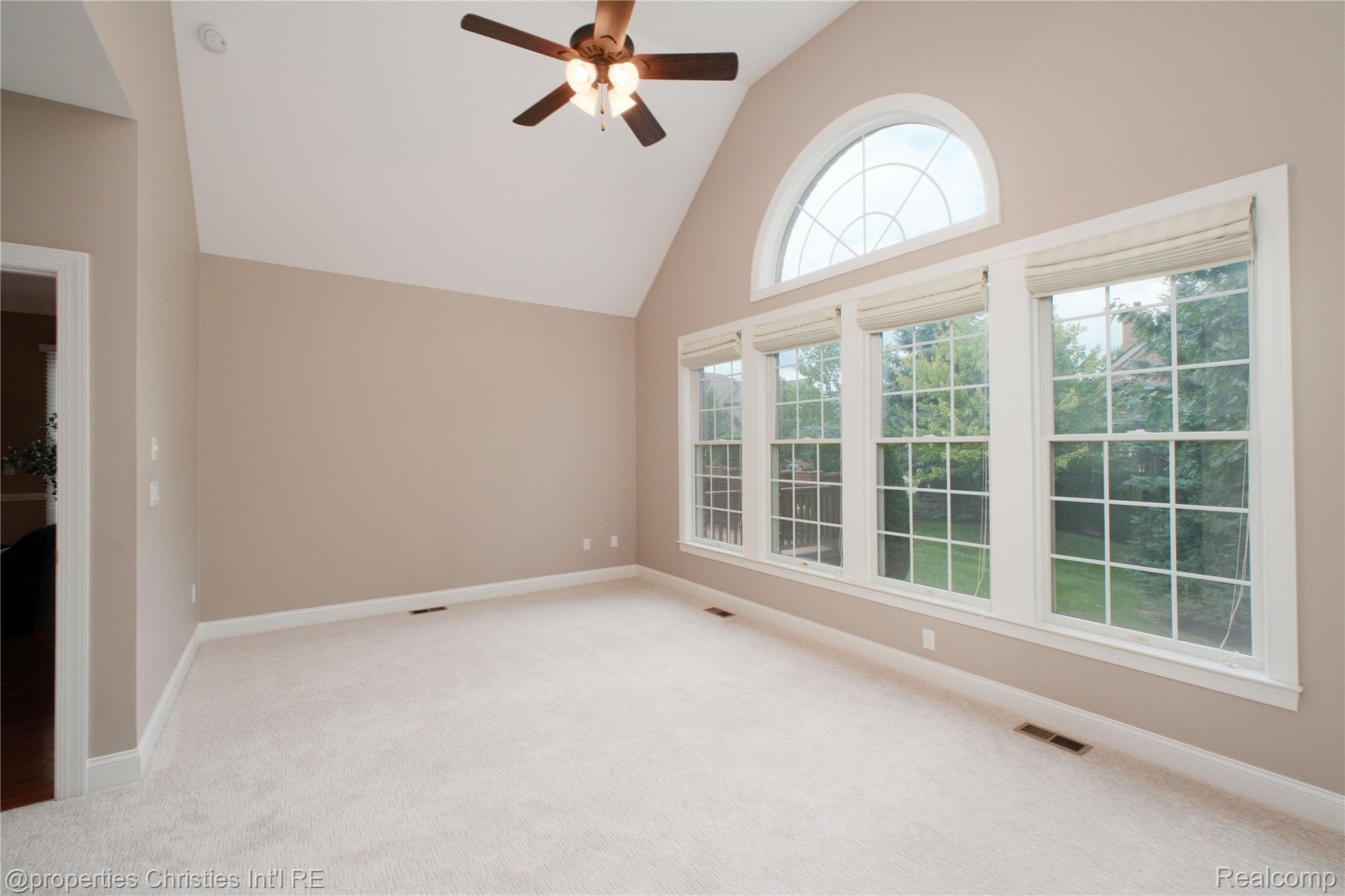 45042 Broadmoor Circle Property Photo 25