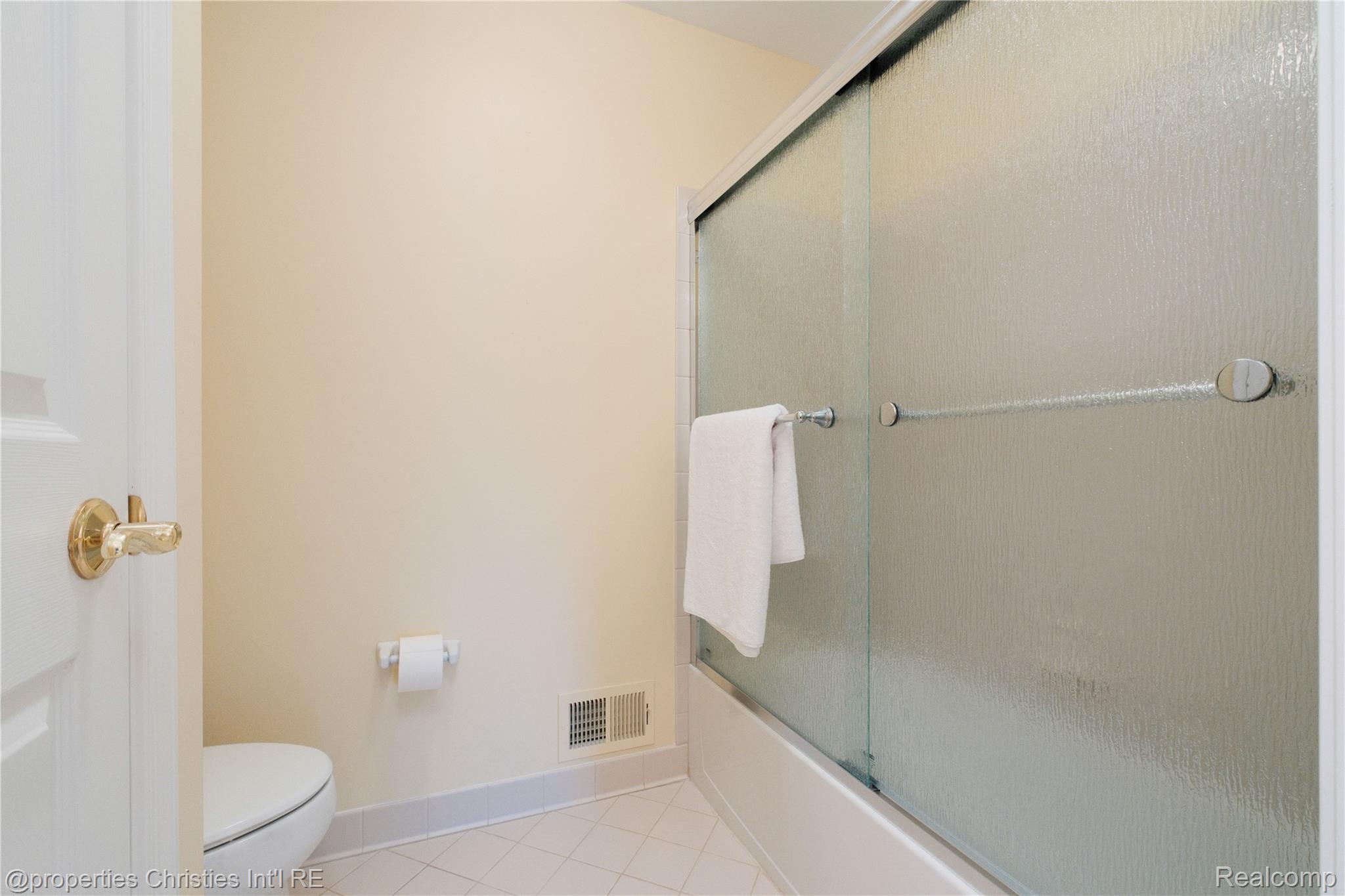 45042 Broadmoor Circle Property Photo 34