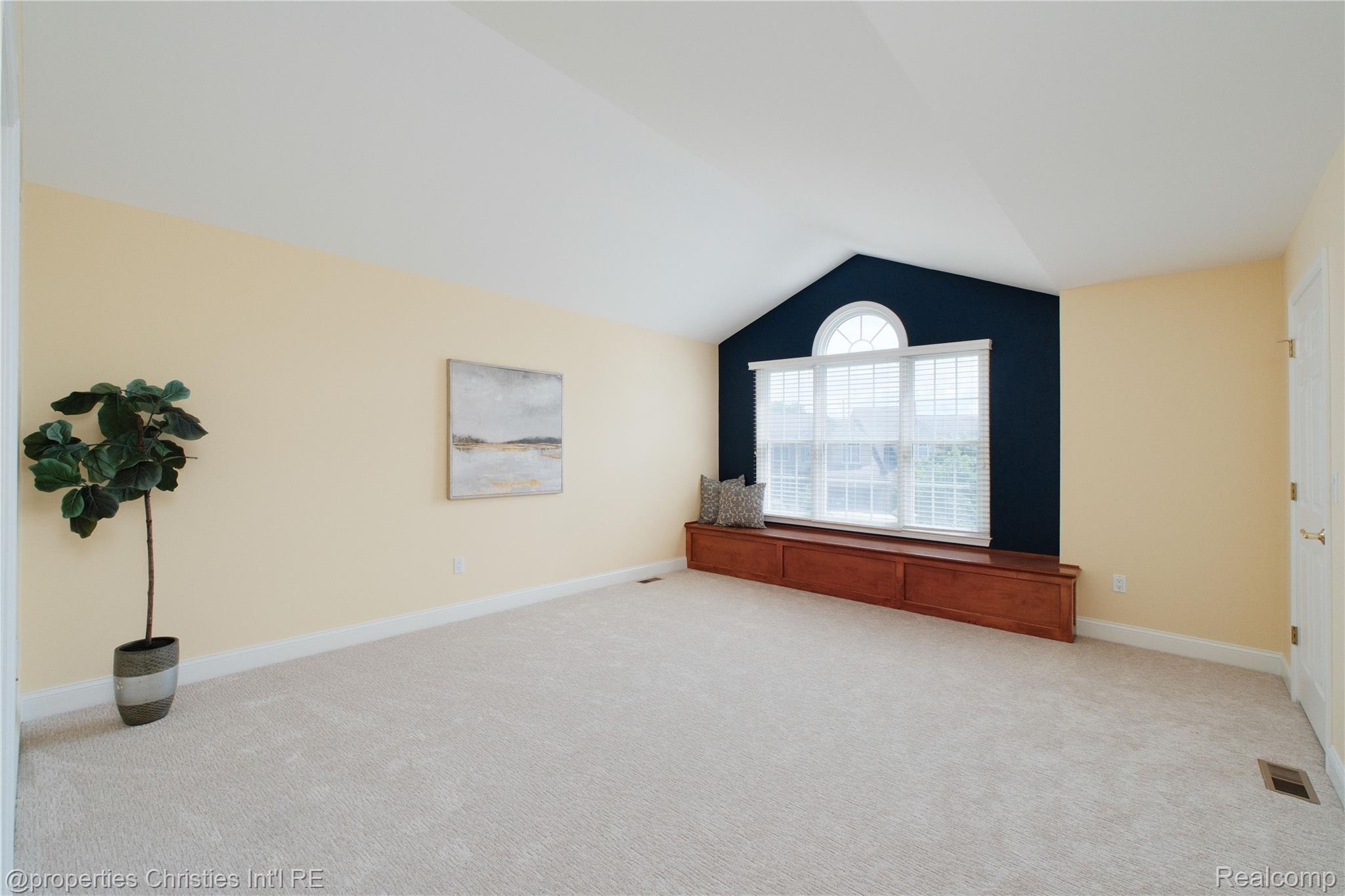 45042 Broadmoor Circle Property Photo 37
