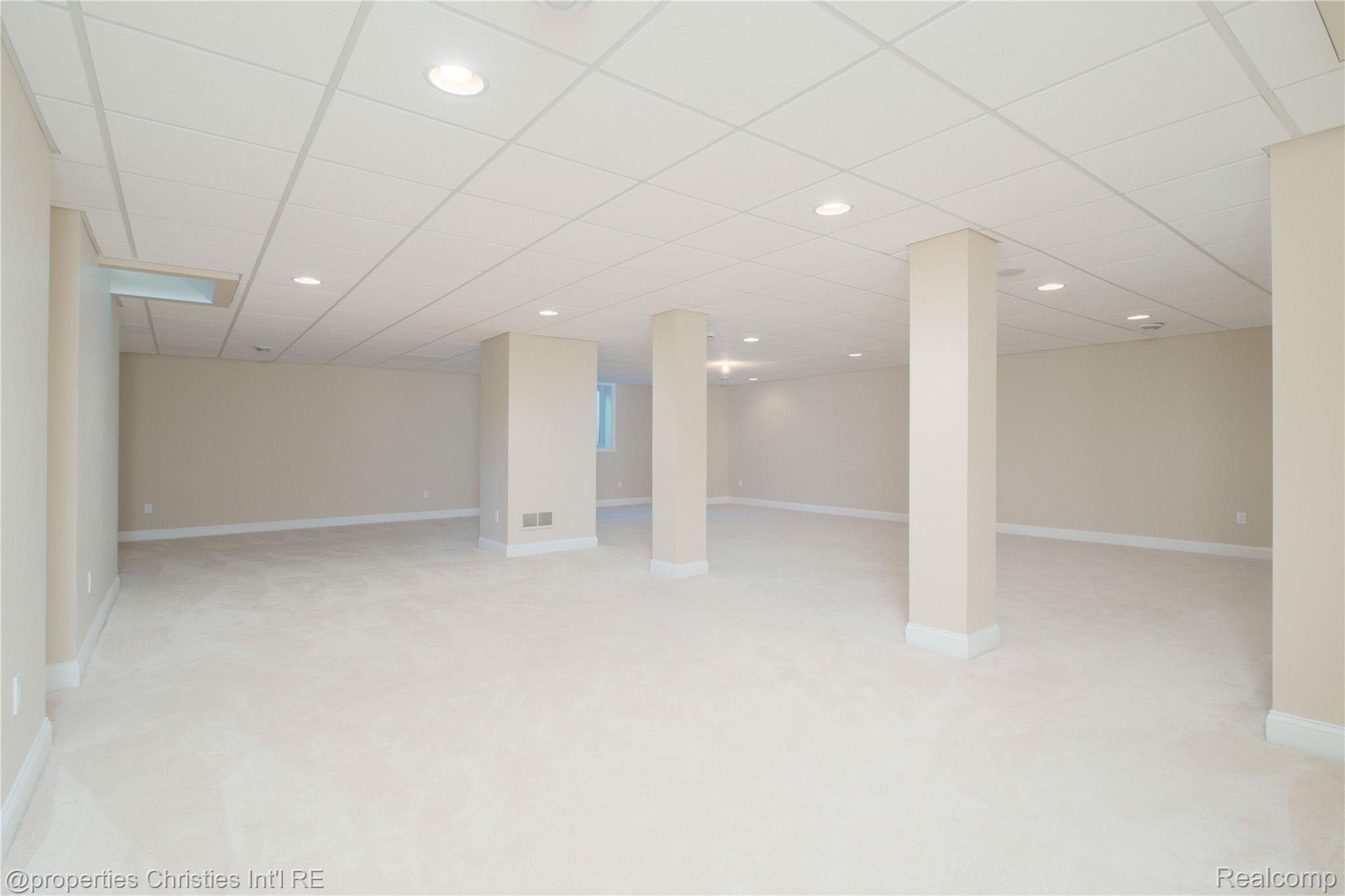 45042 Broadmoor Circle Property Photo 42