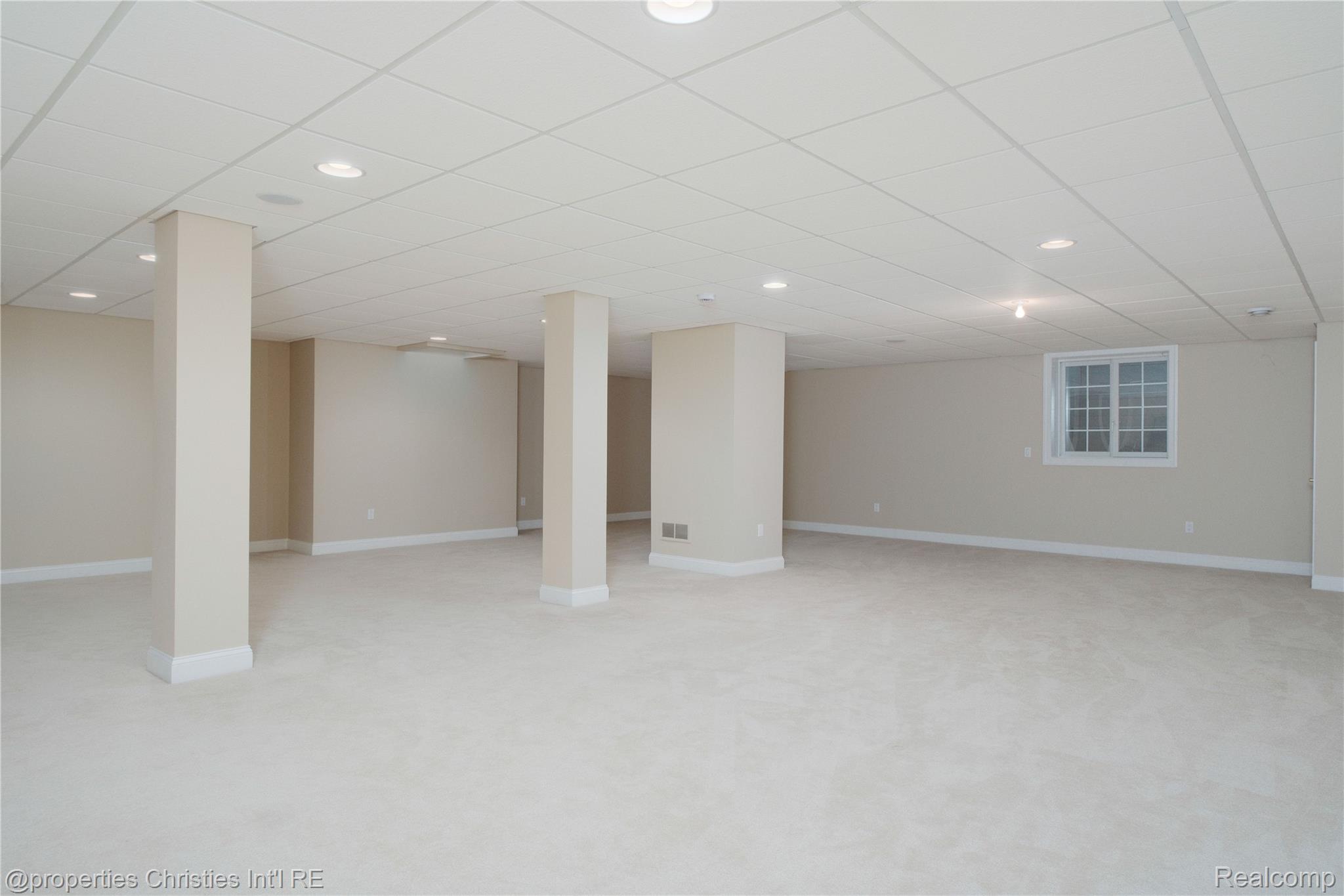 45042 Broadmoor Circle Property Photo 43