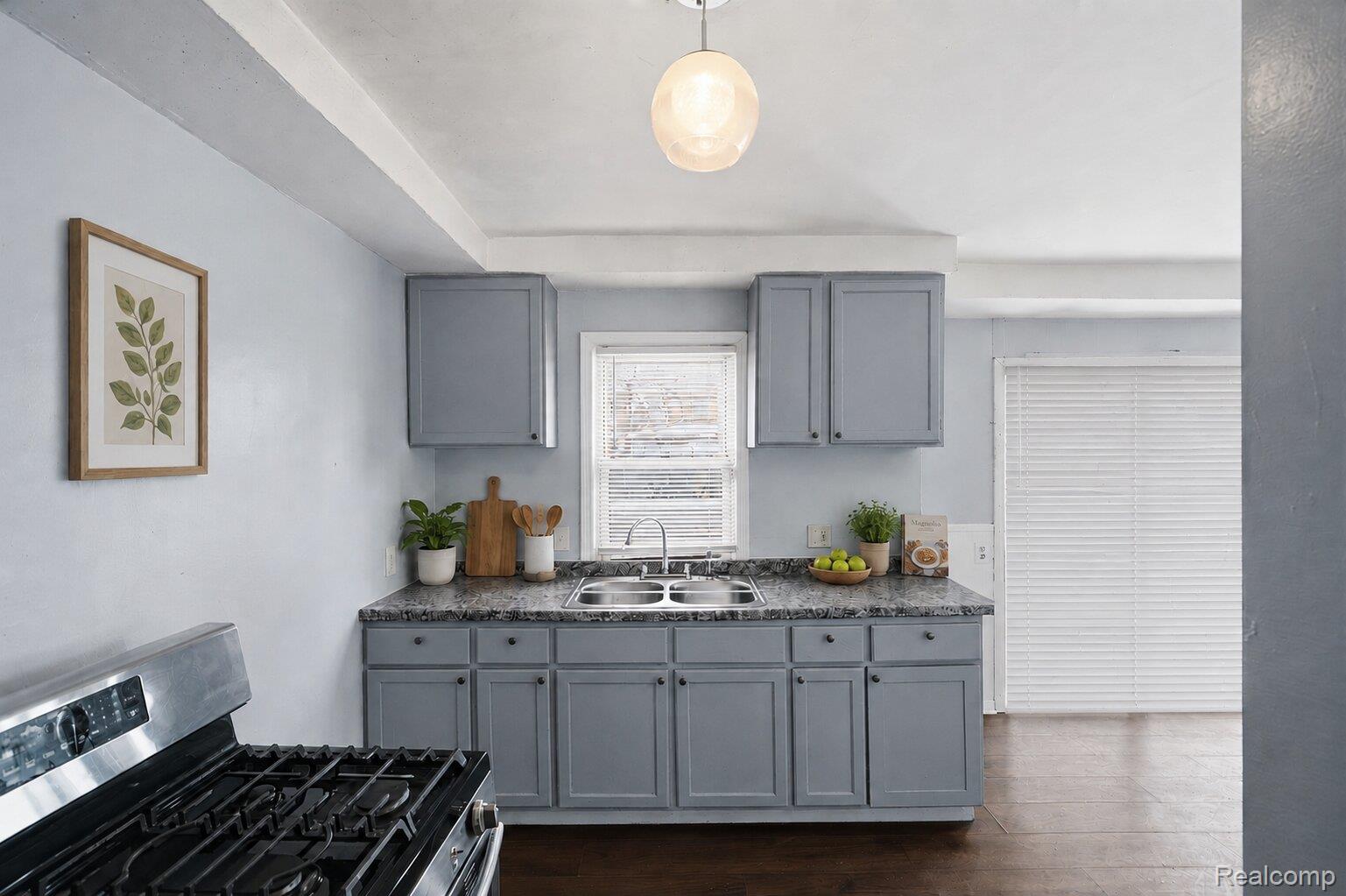 18110 Snowden Street Property Photo 4