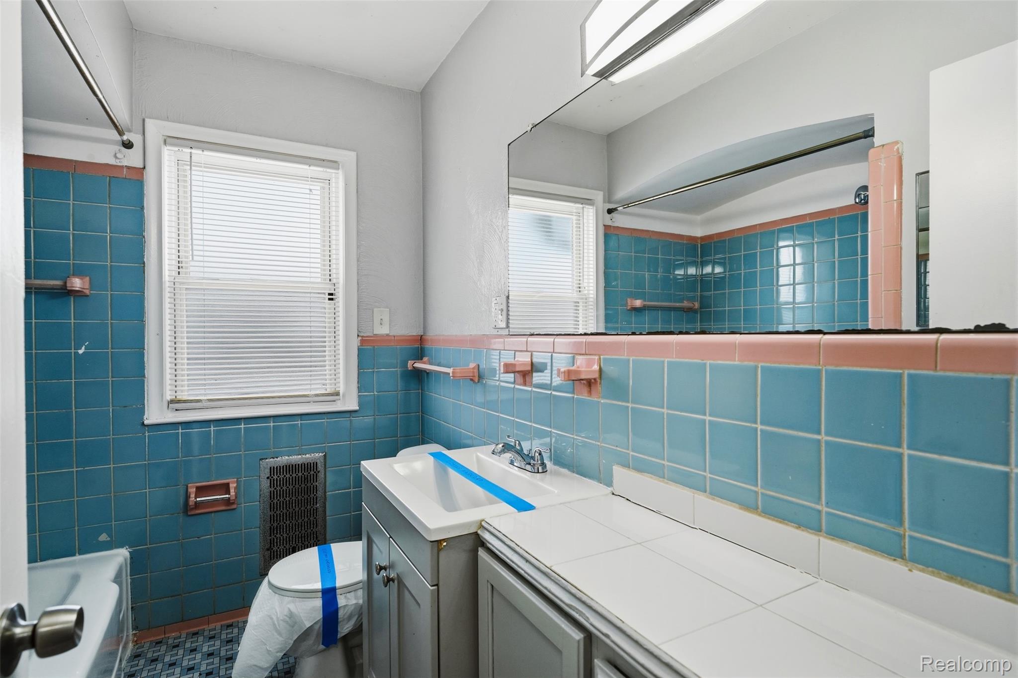 18110 Snowden Street Property Photo 8