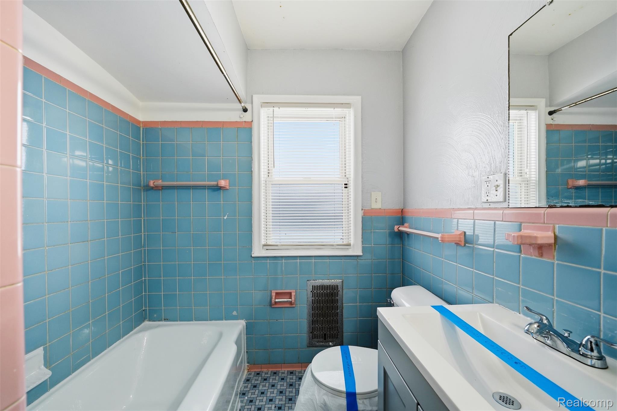 18110 Snowden Street Property Photo 9