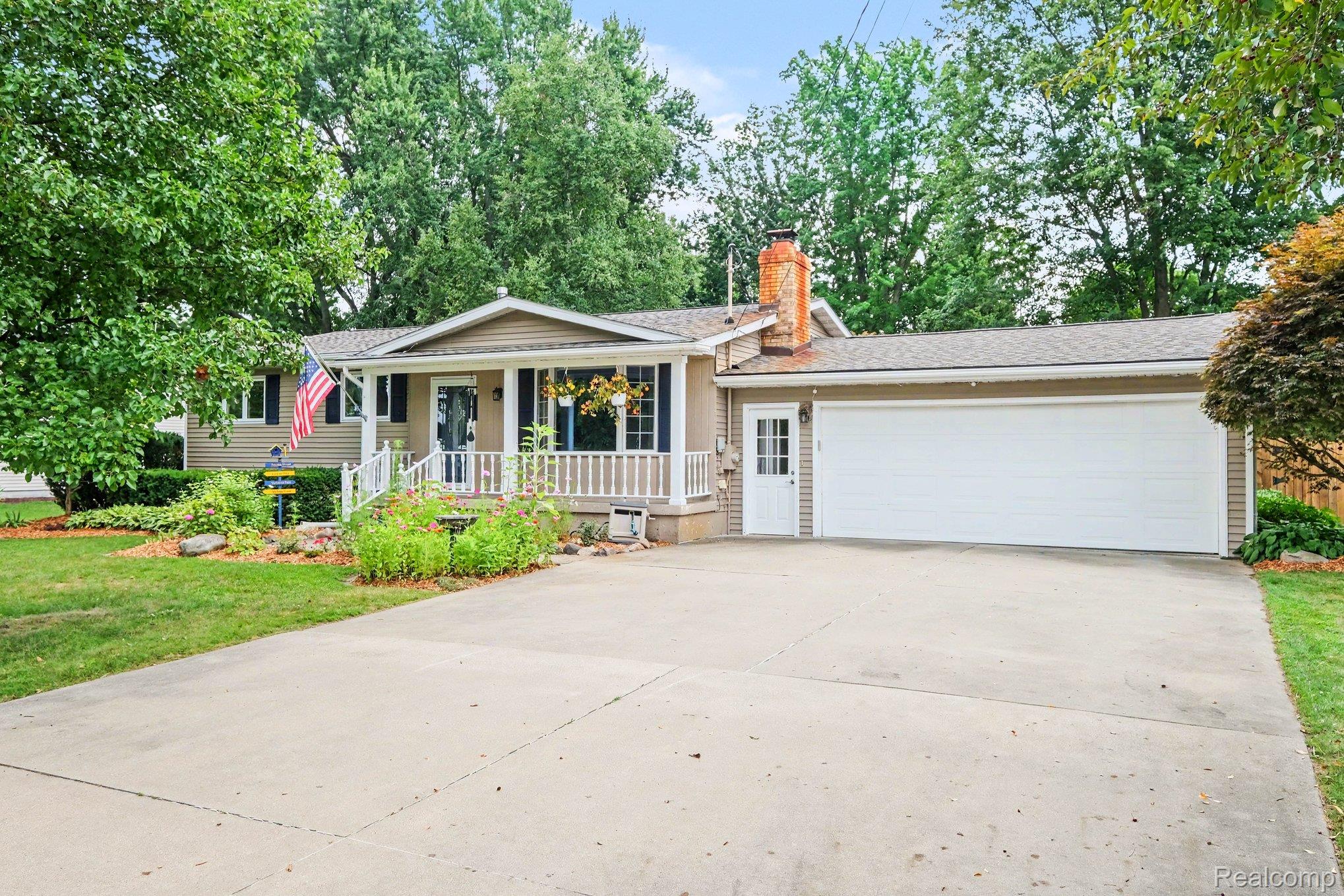 10361 Coldwater Road Property Photo 3
