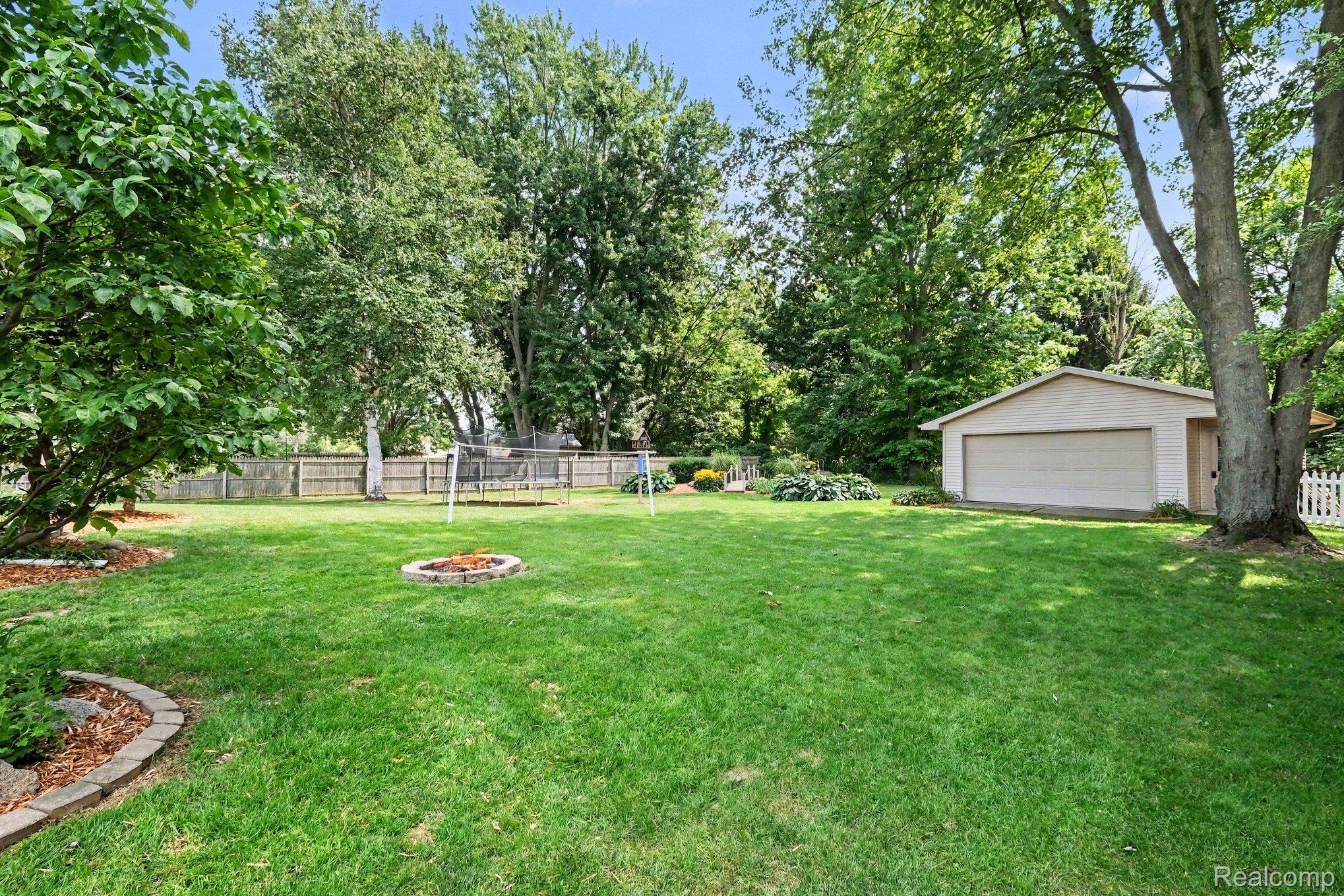 10361 Coldwater Road Property Photo 28