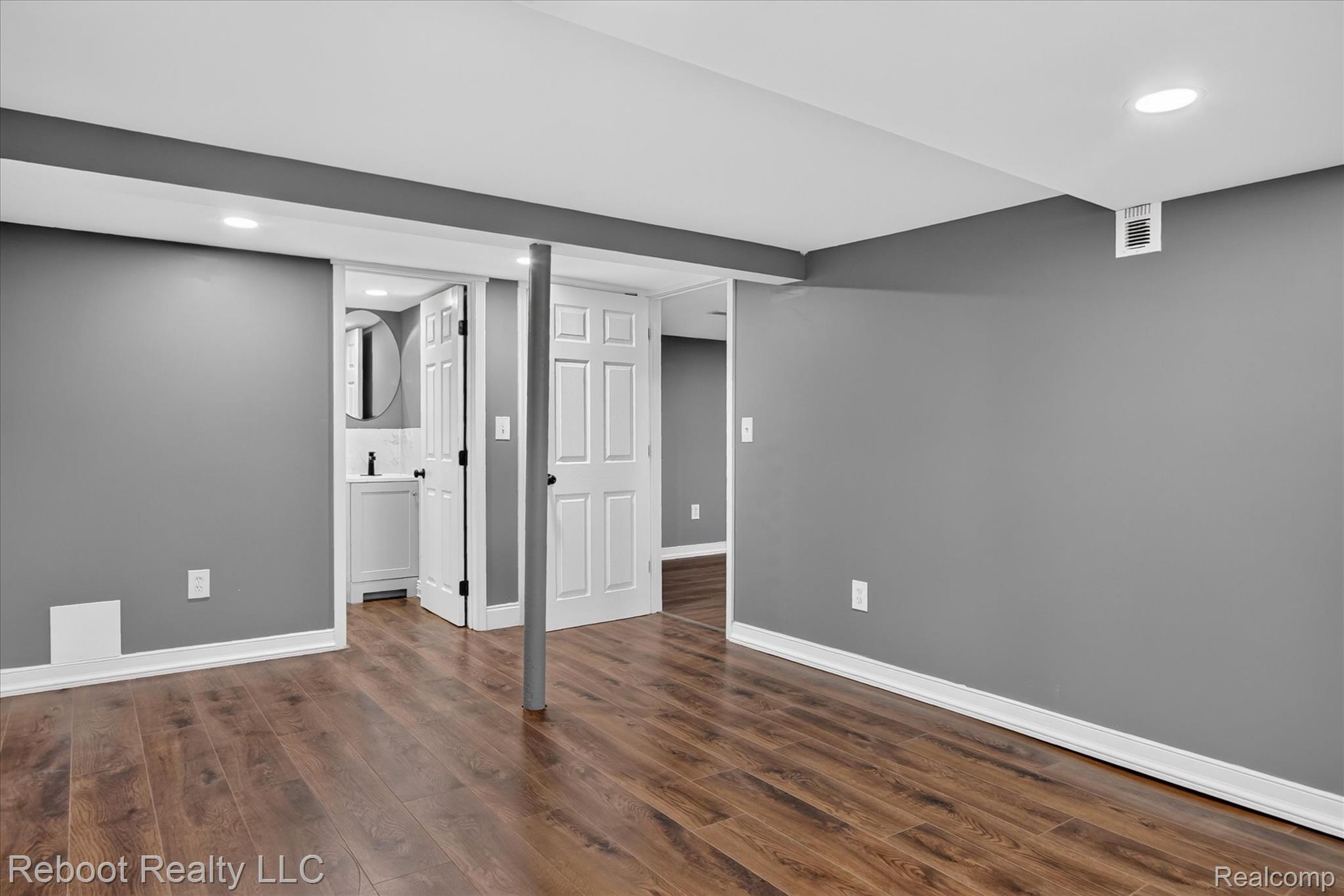 20025 Mccormick Street Property Photo 30