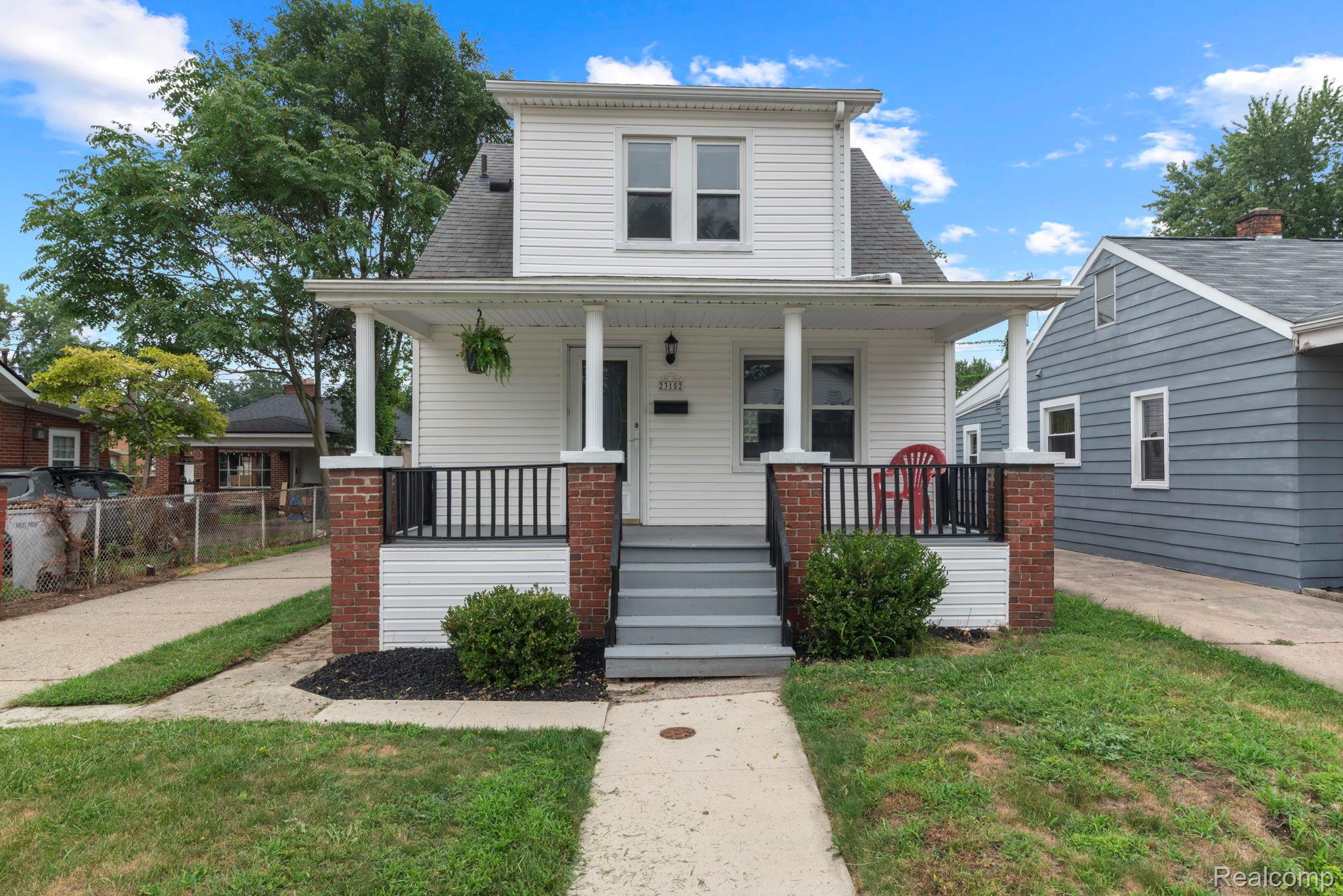 23152 Tawas Avenue Property Photo 1