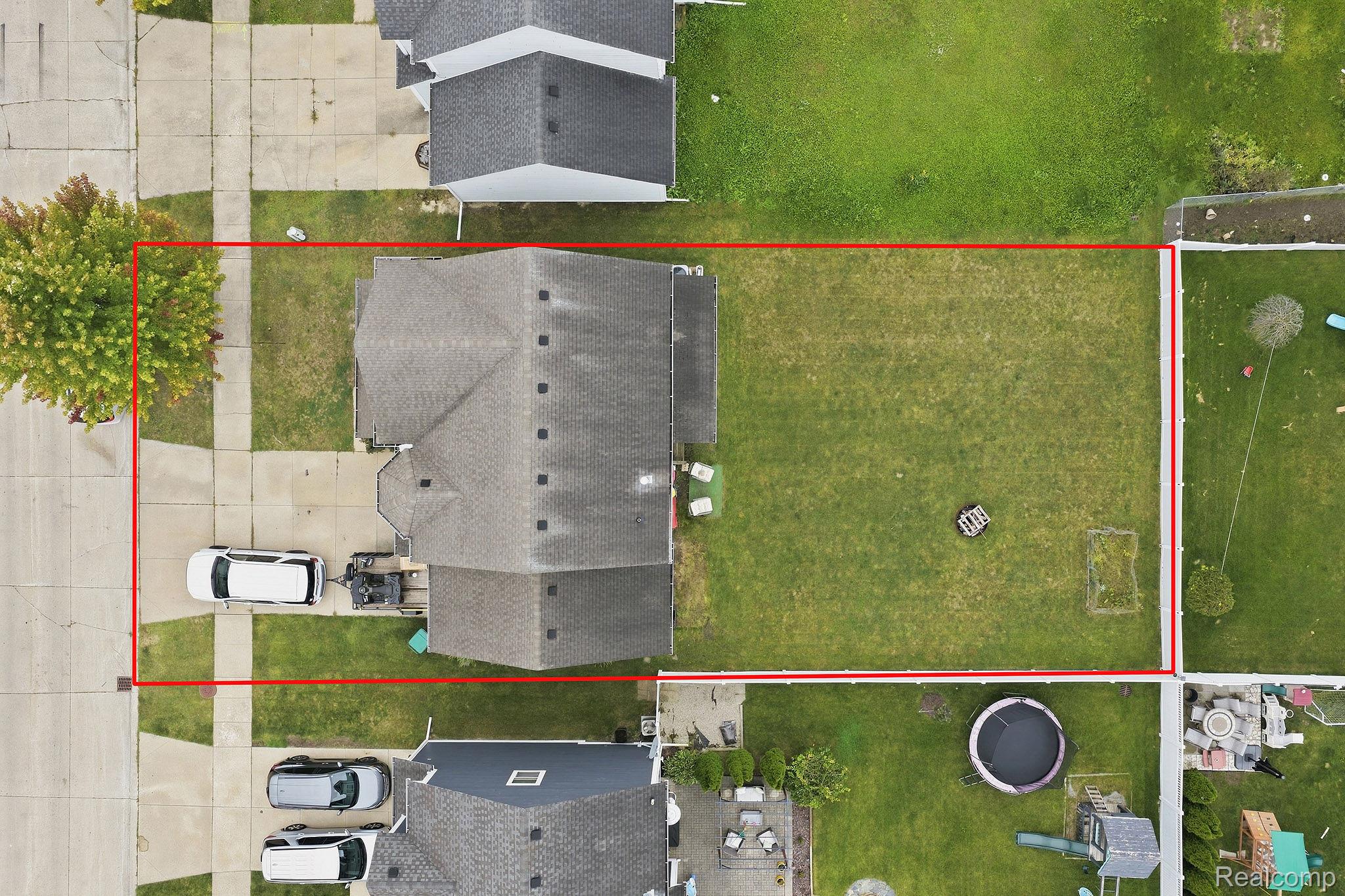 32627 Creekview St Property Photo 4
