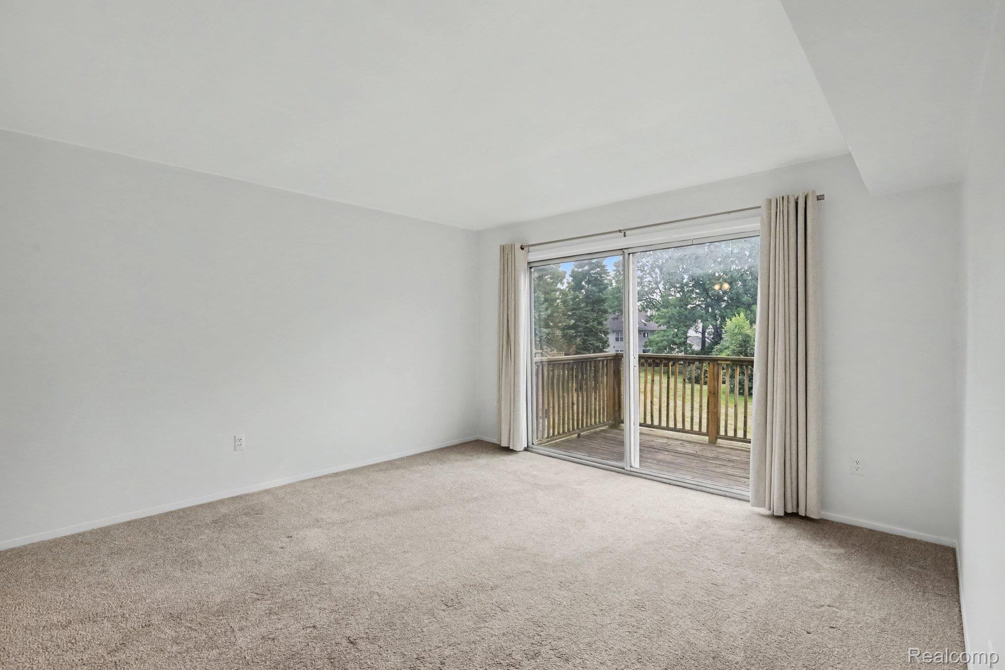 833 Bloomfield Village Boulevard G Property Photo 5