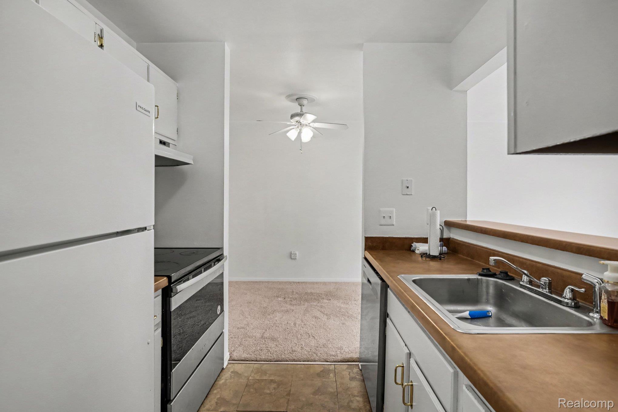 833 Bloomfield Village Boulevard G Property Photo 8