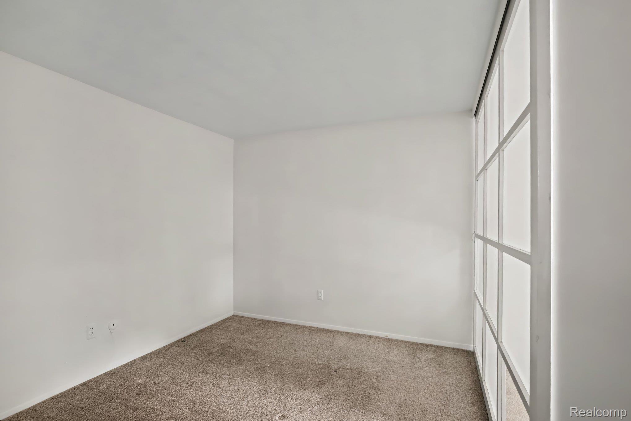 833 Bloomfield Village Boulevard G Property Photo 10