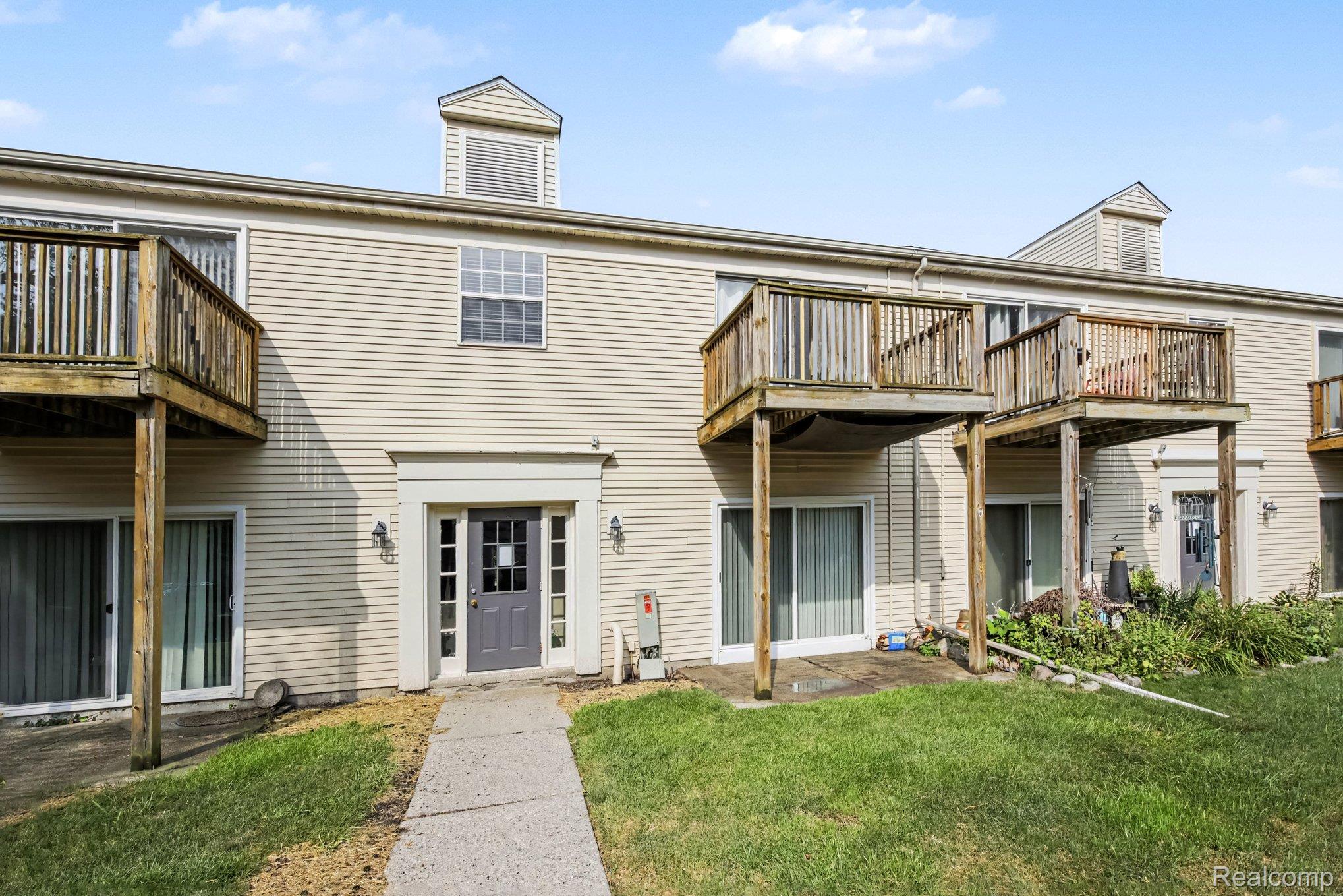 833 Bloomfield Village Boulevard G Property Photo 15