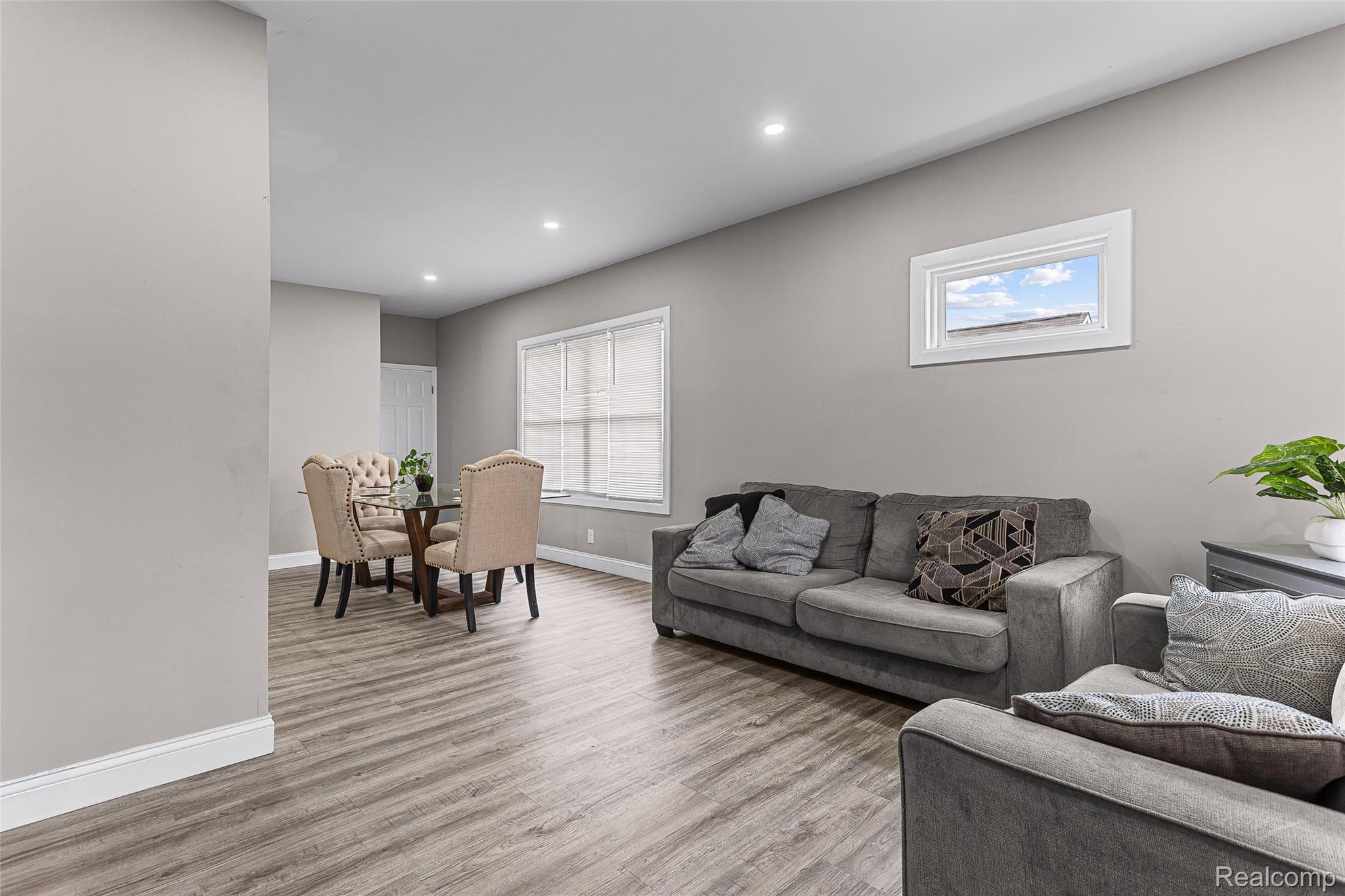 4472 French Road Property Photo 5